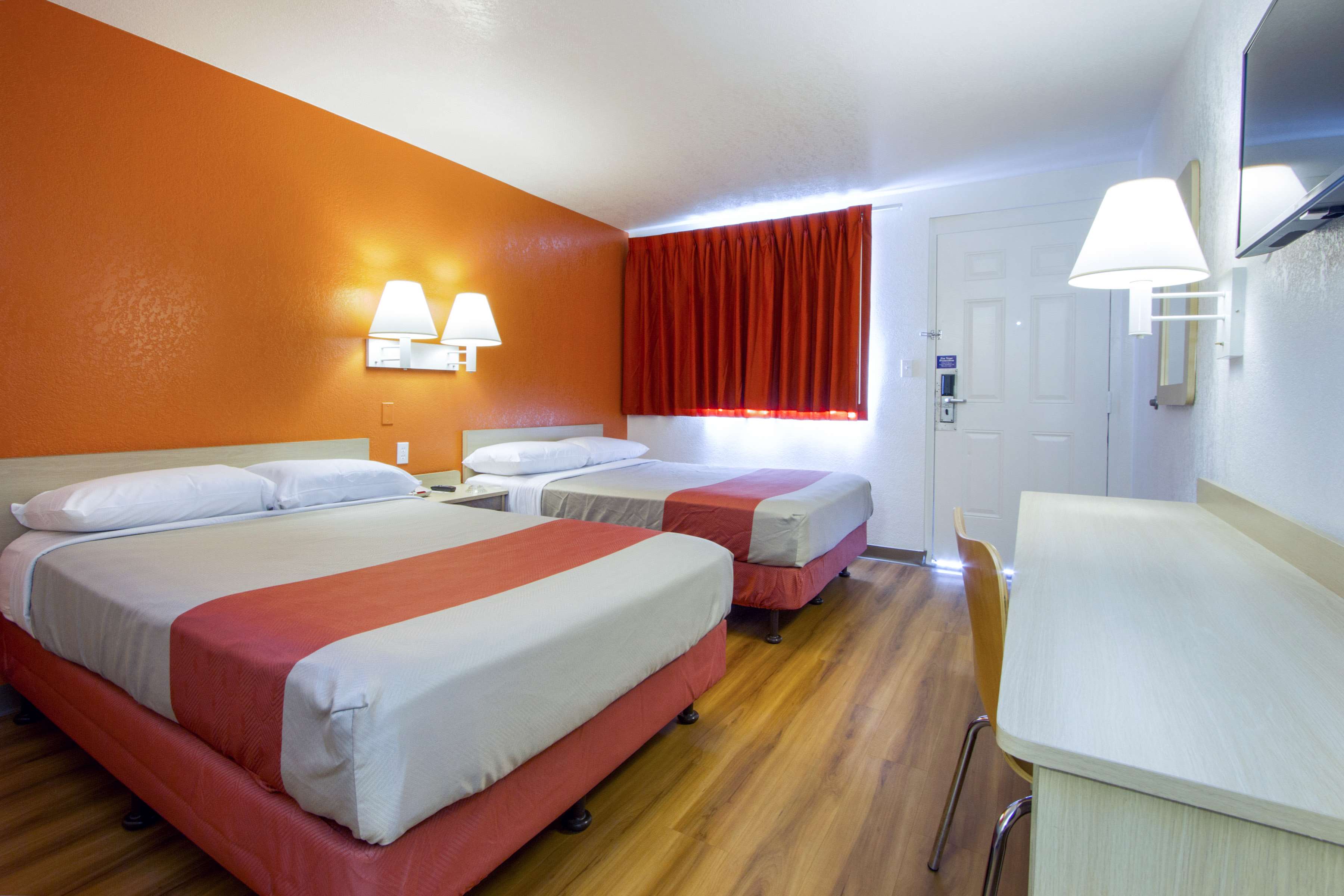 Phoenix Inn