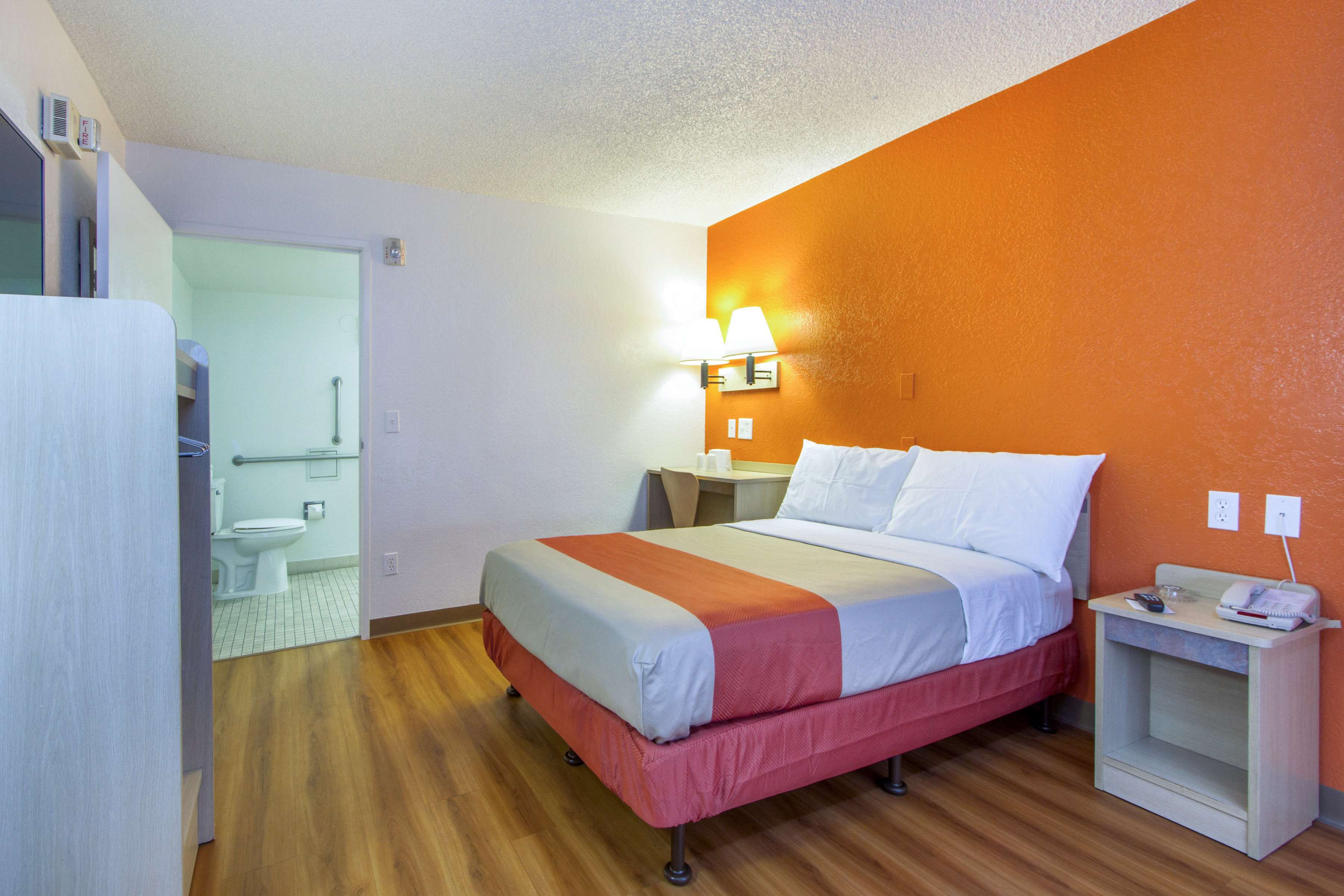 Phoenix Inn