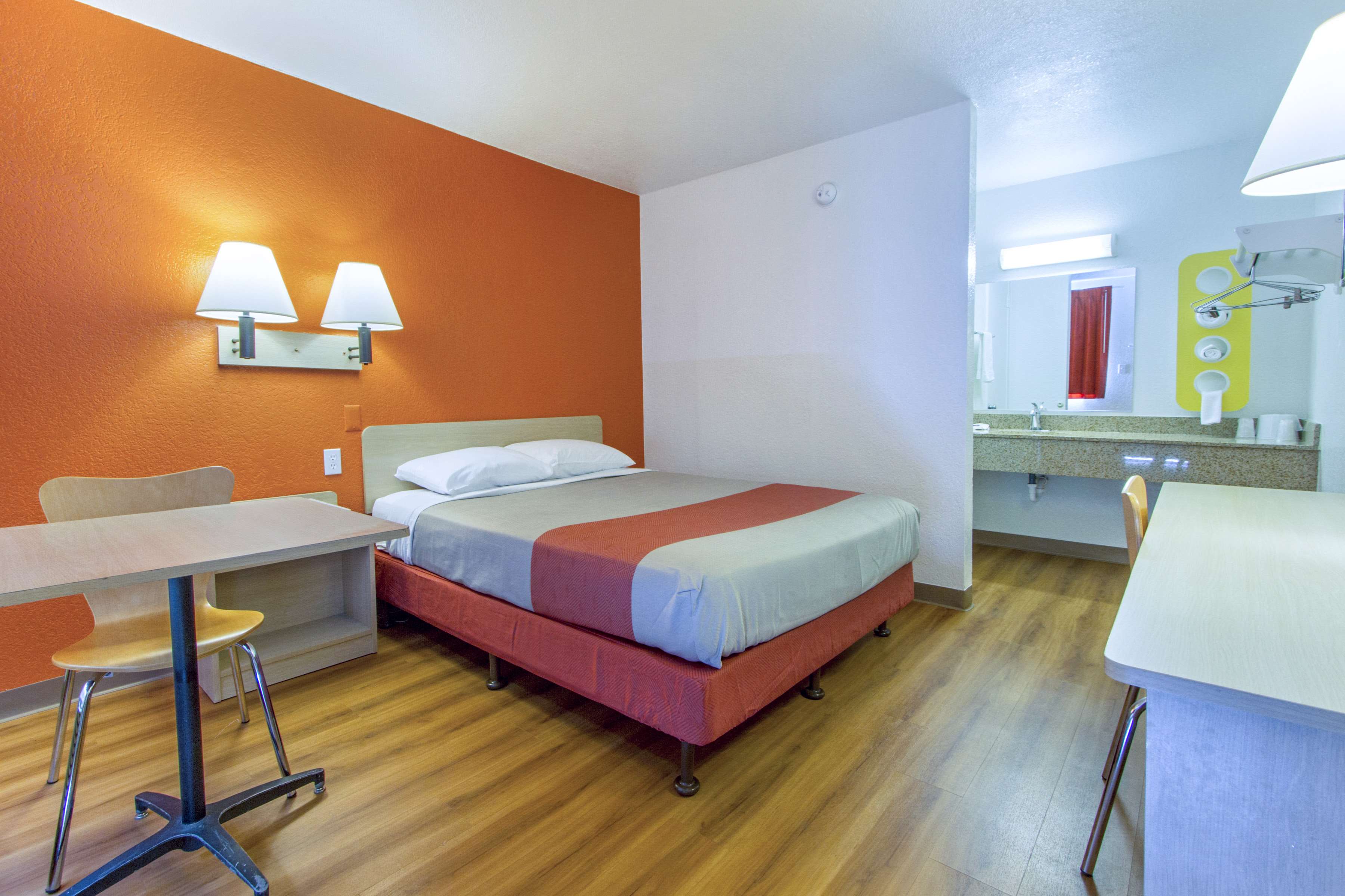 Phoenix Inn