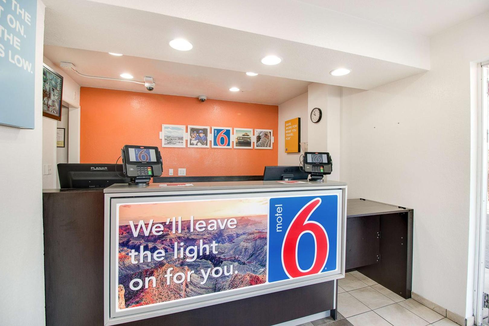 Motel 6 Phoenix East