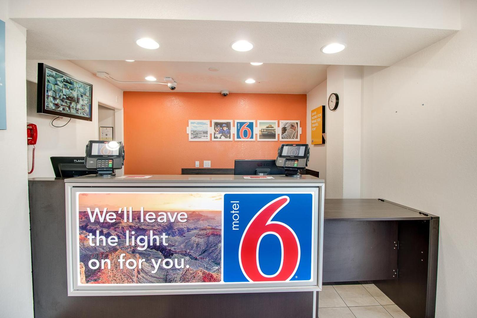 Motel 6 Phoenix East