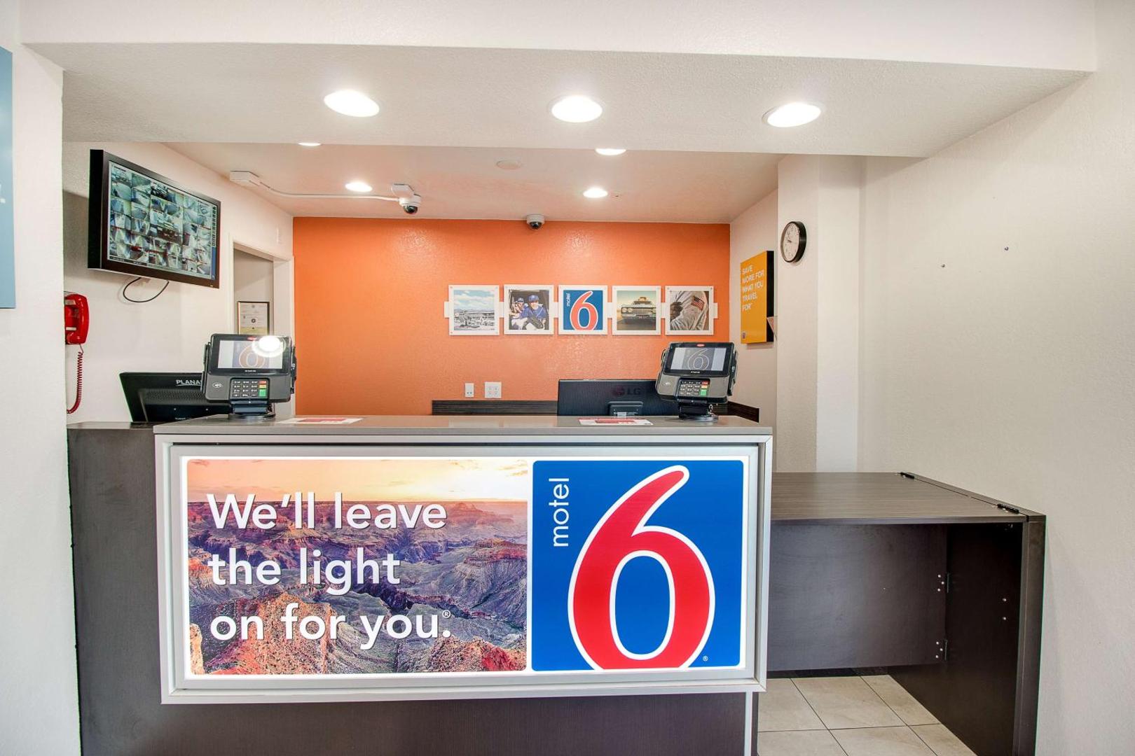 Motel 6 Phoenix East