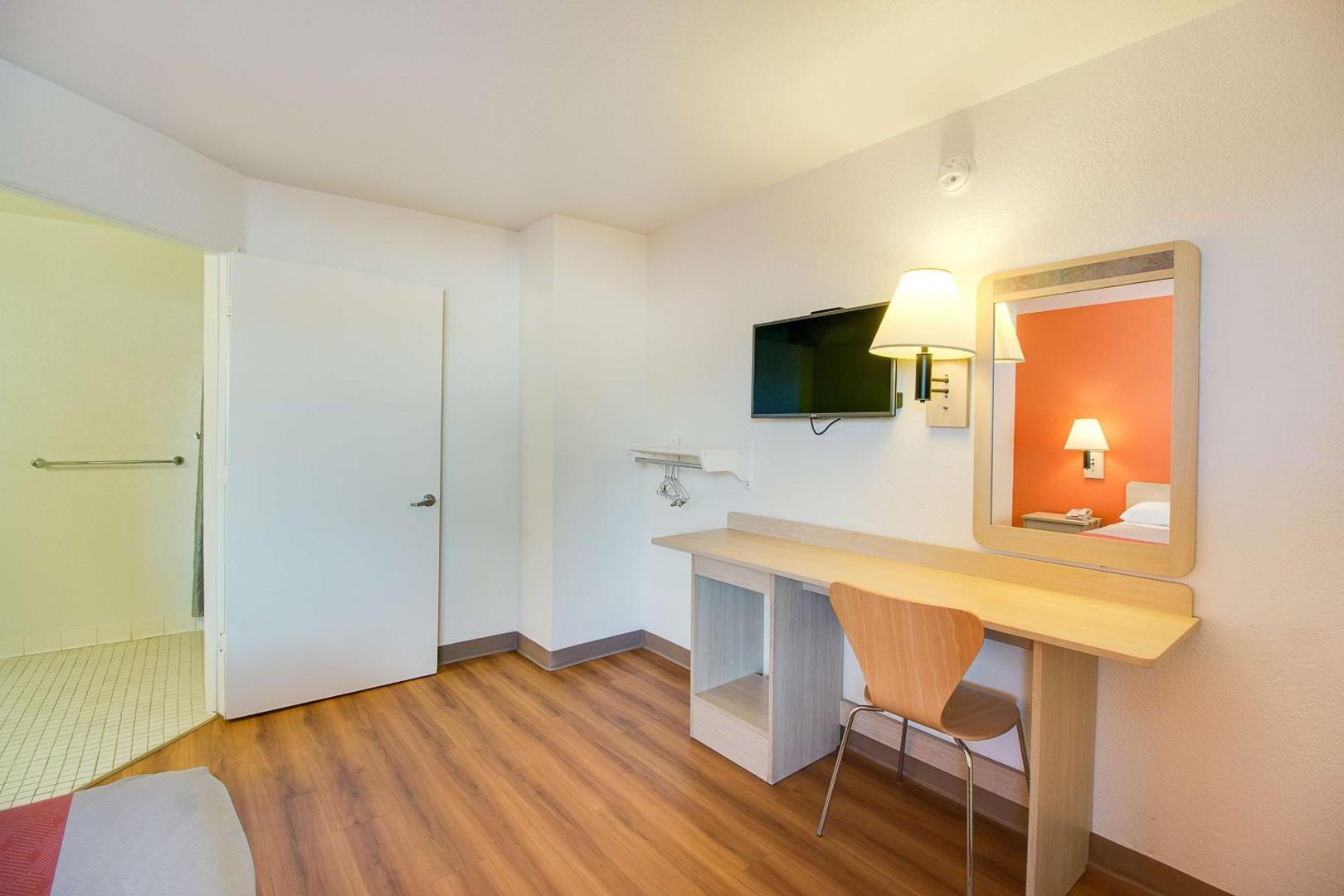 Motel 6 Phoenix East
