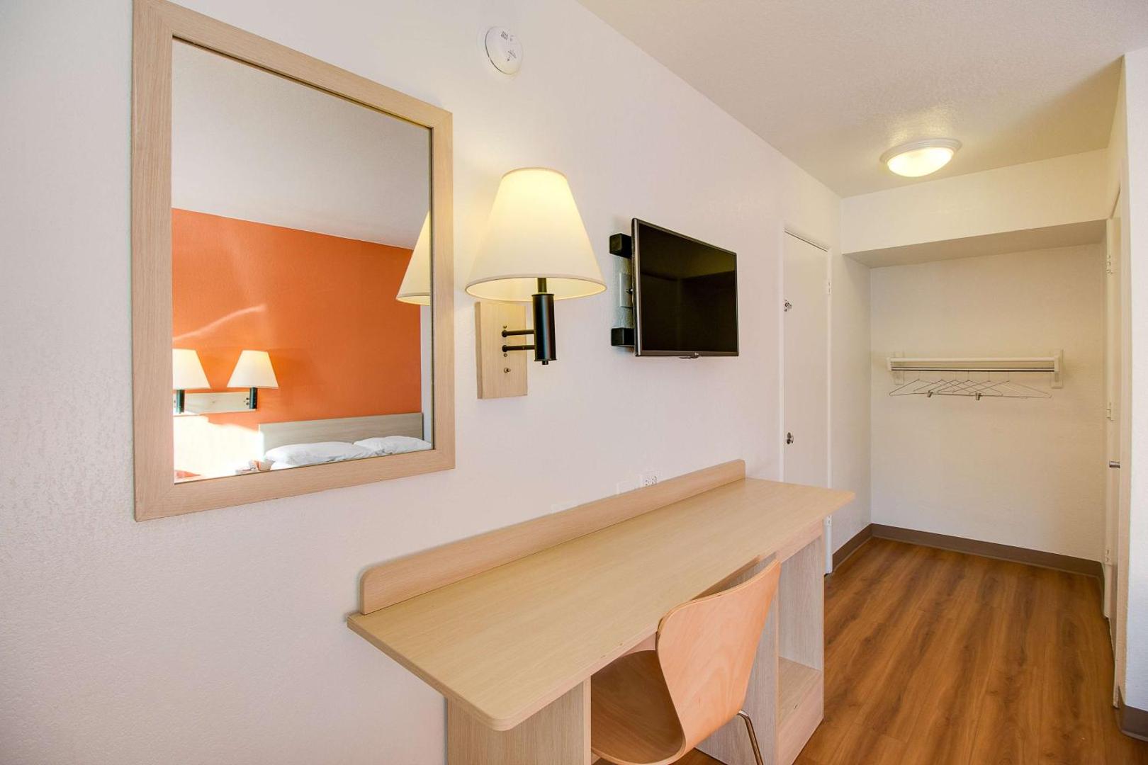 Motel 6 Phoenix East