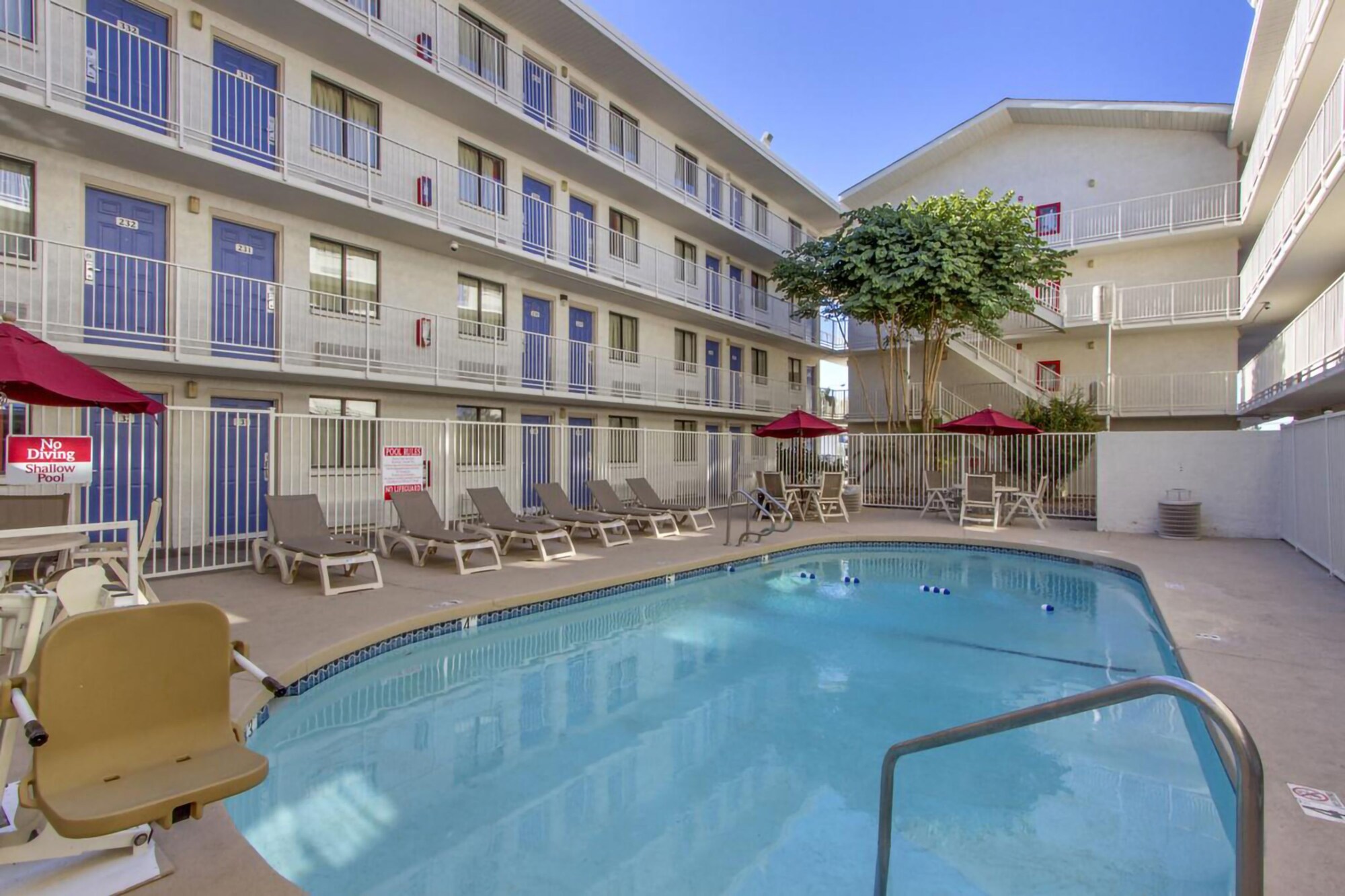 Phoenix Inn