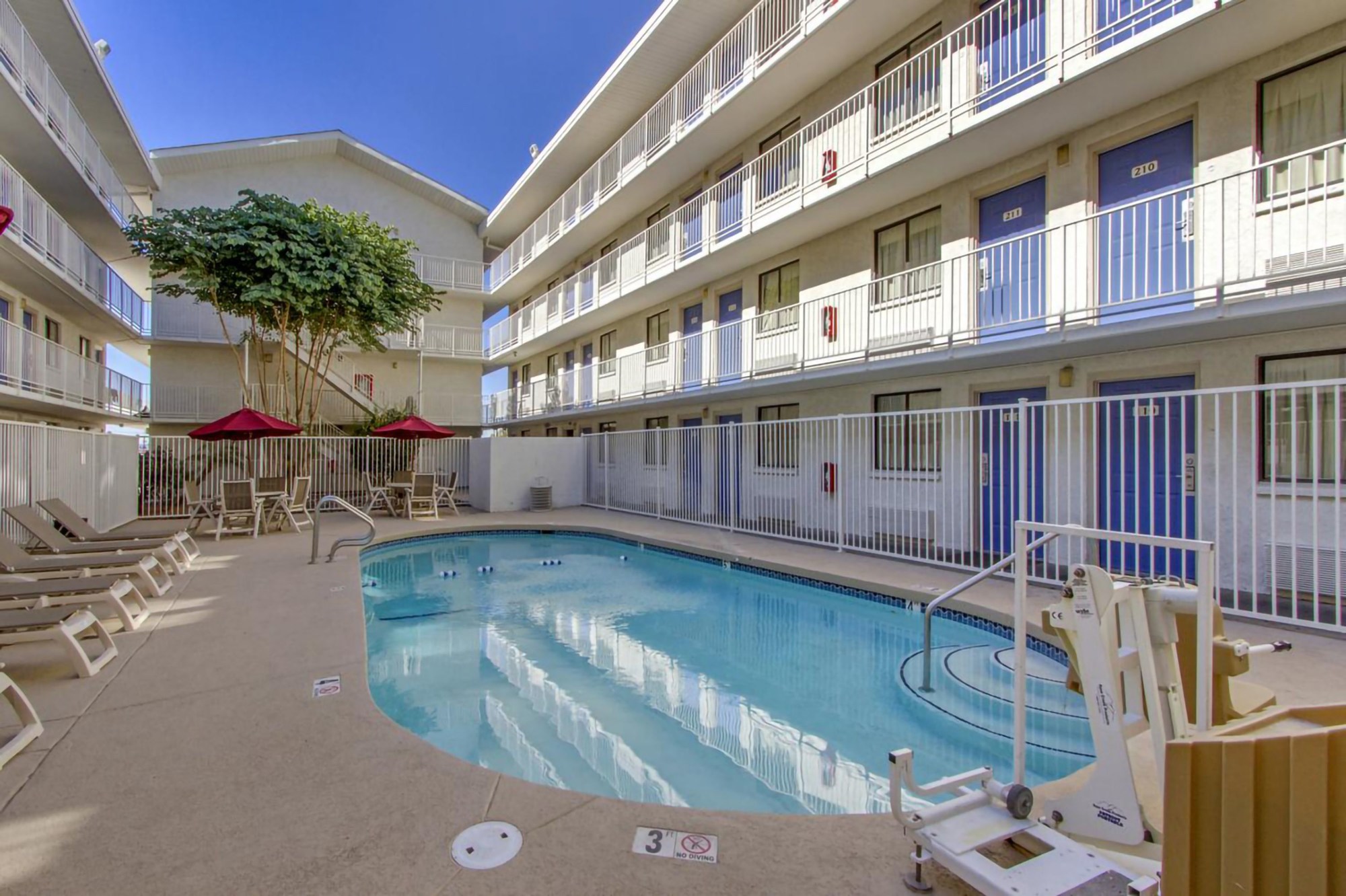Phoenix Inn