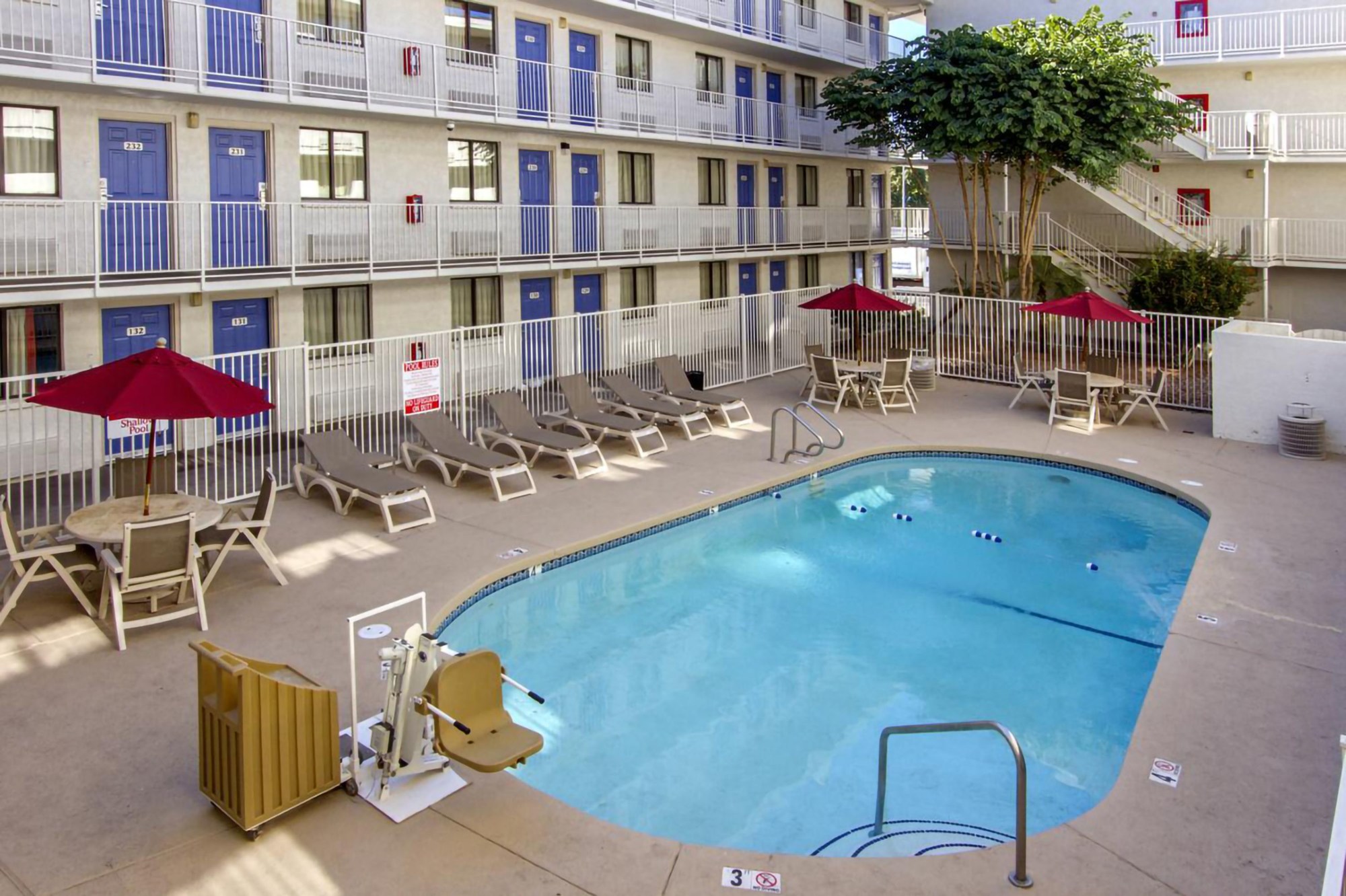 Phoenix Inn