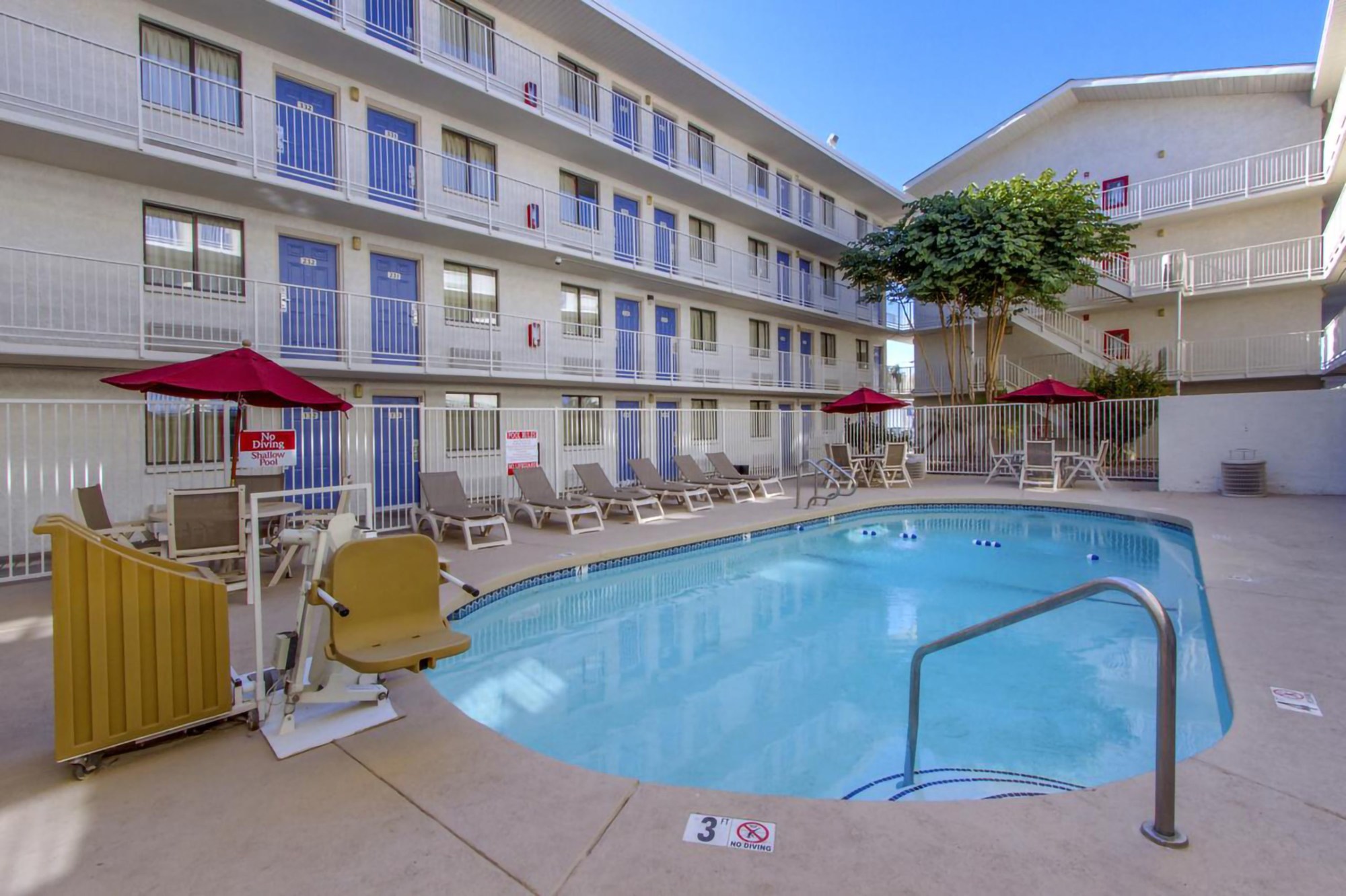 Phoenix Inn