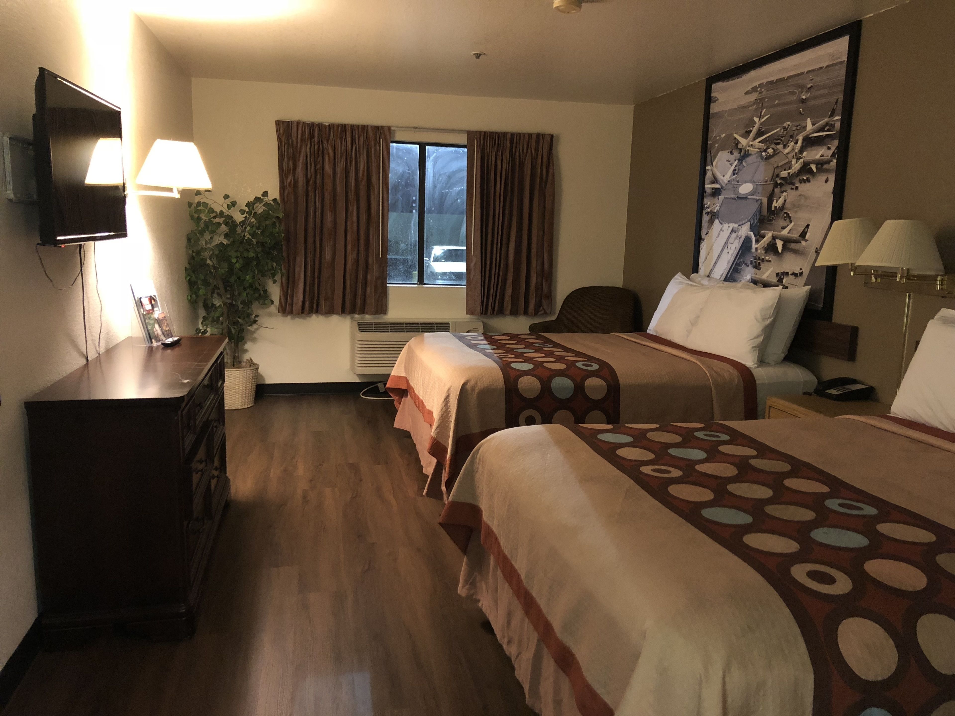 Super 8 by Wyndham Phoenix Metro North