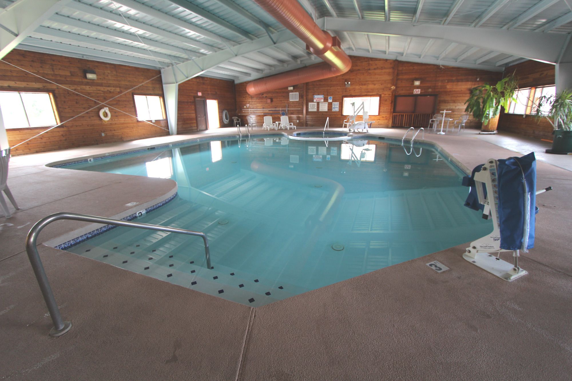 Roundhouse Resort