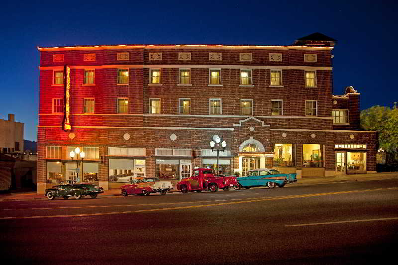 Hassayampa Inn