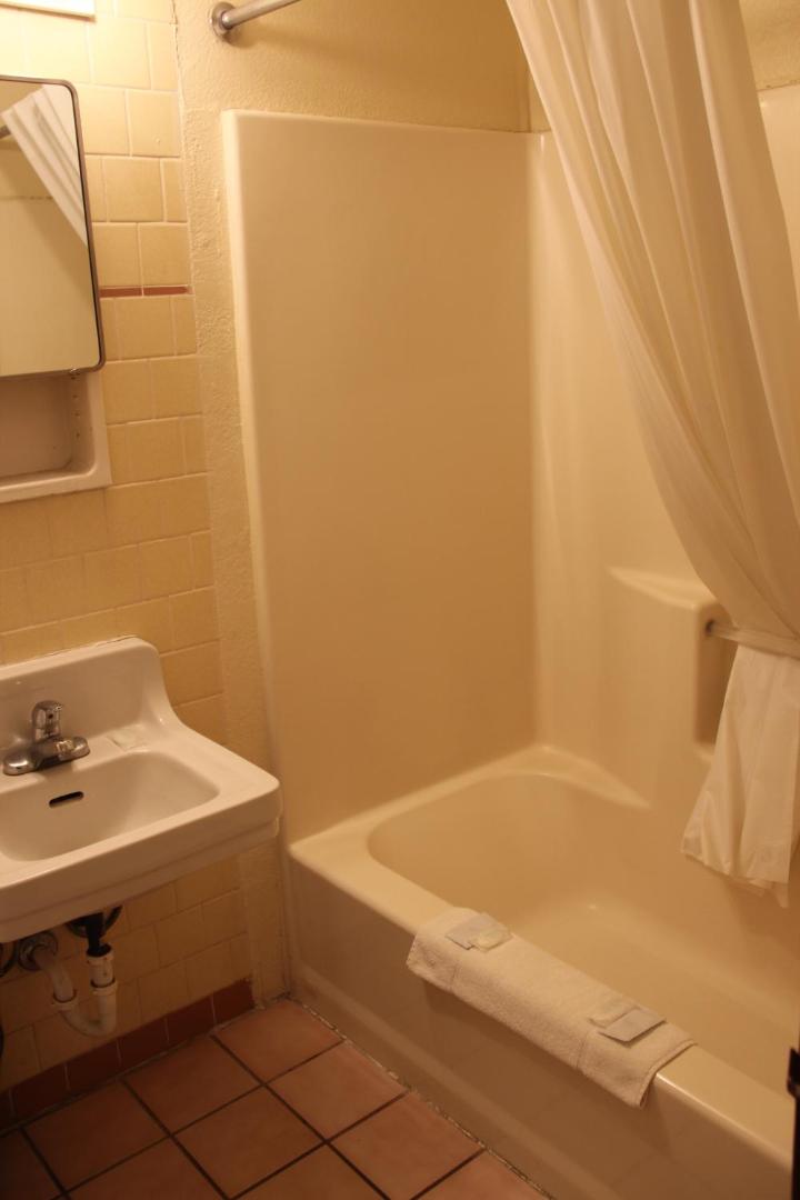Economy Inn Safford