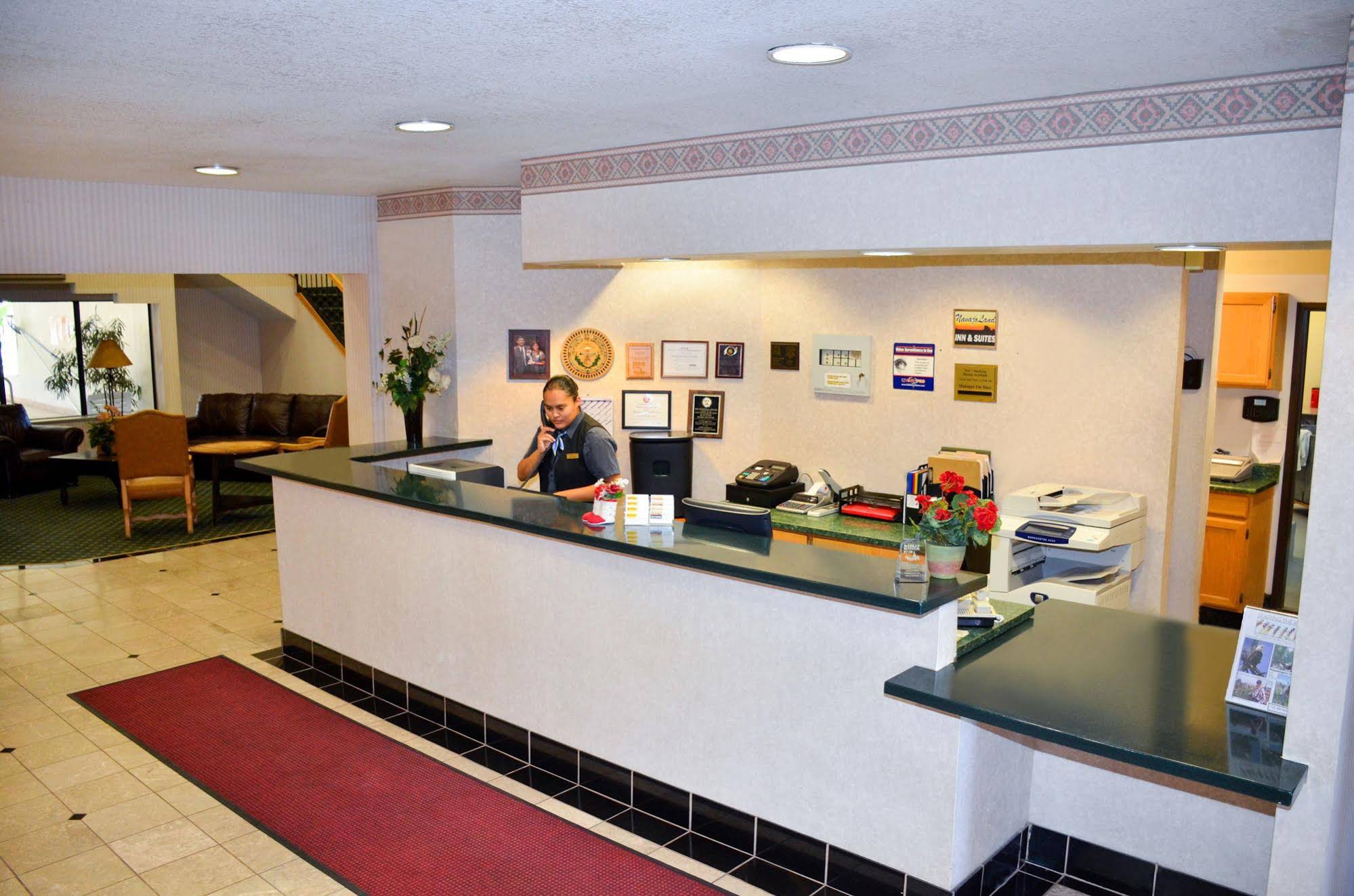 Navajoland Inn & Suites