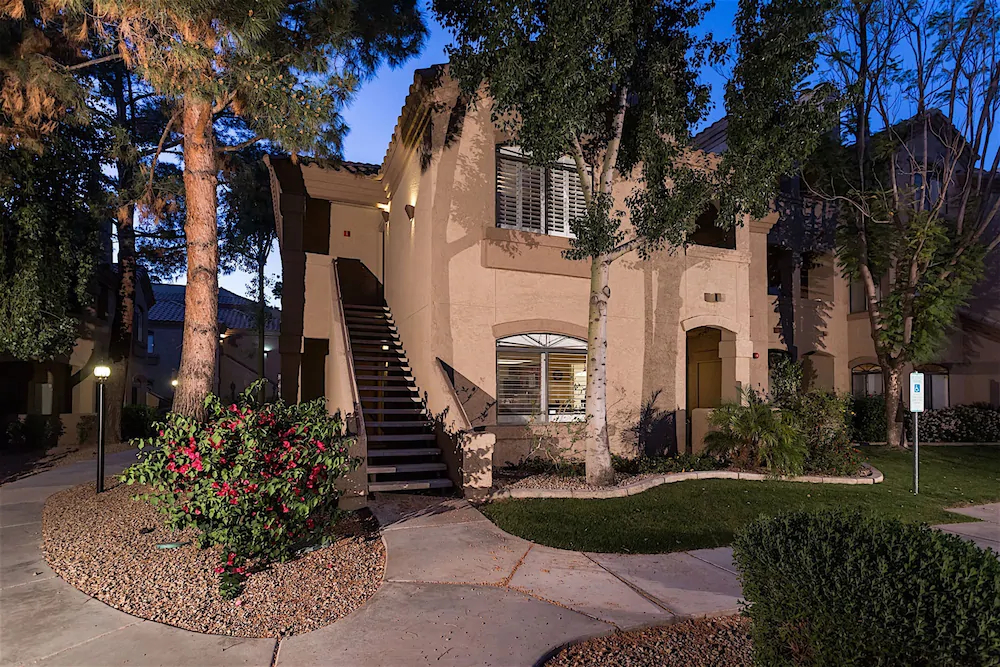 Canuck Condo by Casago