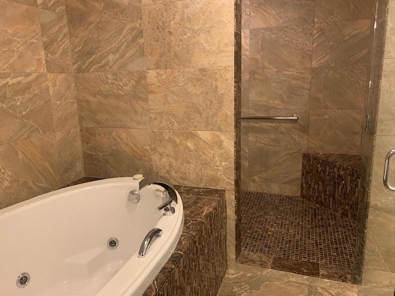 Embassy Suites by Hilton Scottsdale Resort