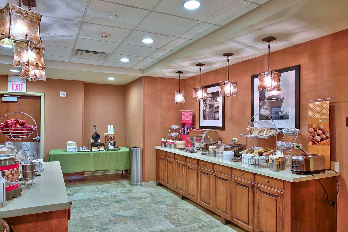 Hampton Inn & Suites Scottsdale at Talking Stick