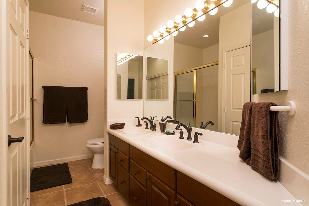 Regency At Old Town by Casago