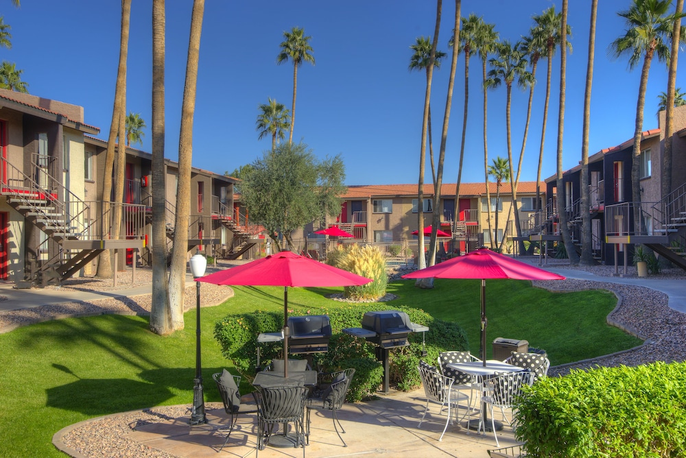 Scottsdale Park Suites