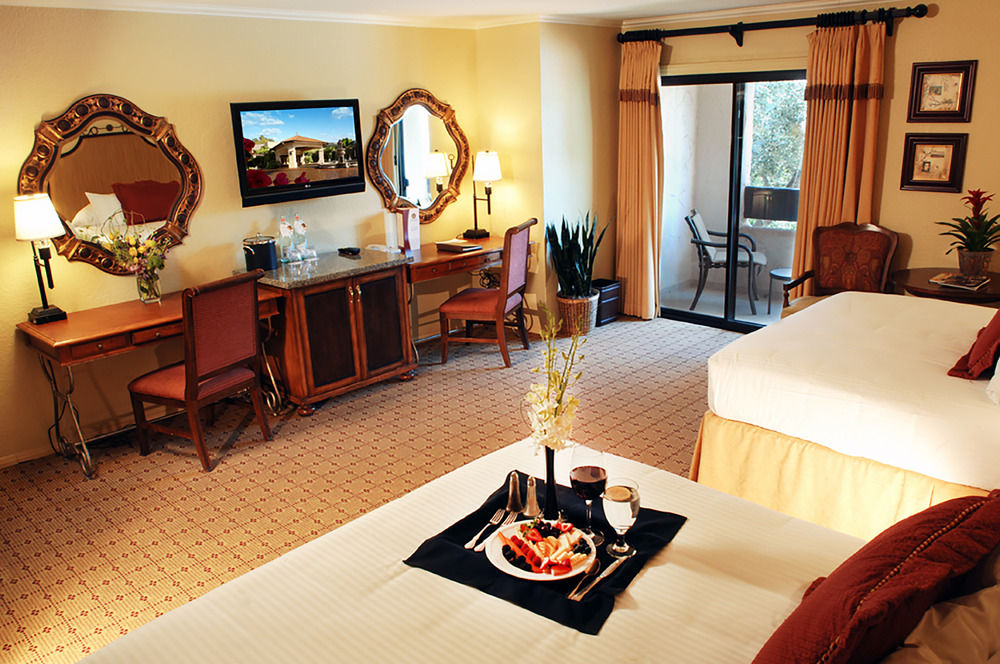 The Scottsdale Resort & Spa, Curio Collection by Hilton