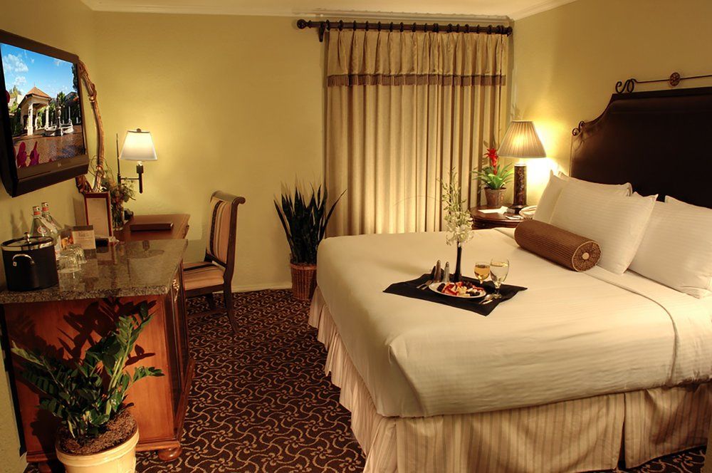 The Scottsdale Resort & Spa, Curio Collection by Hilton