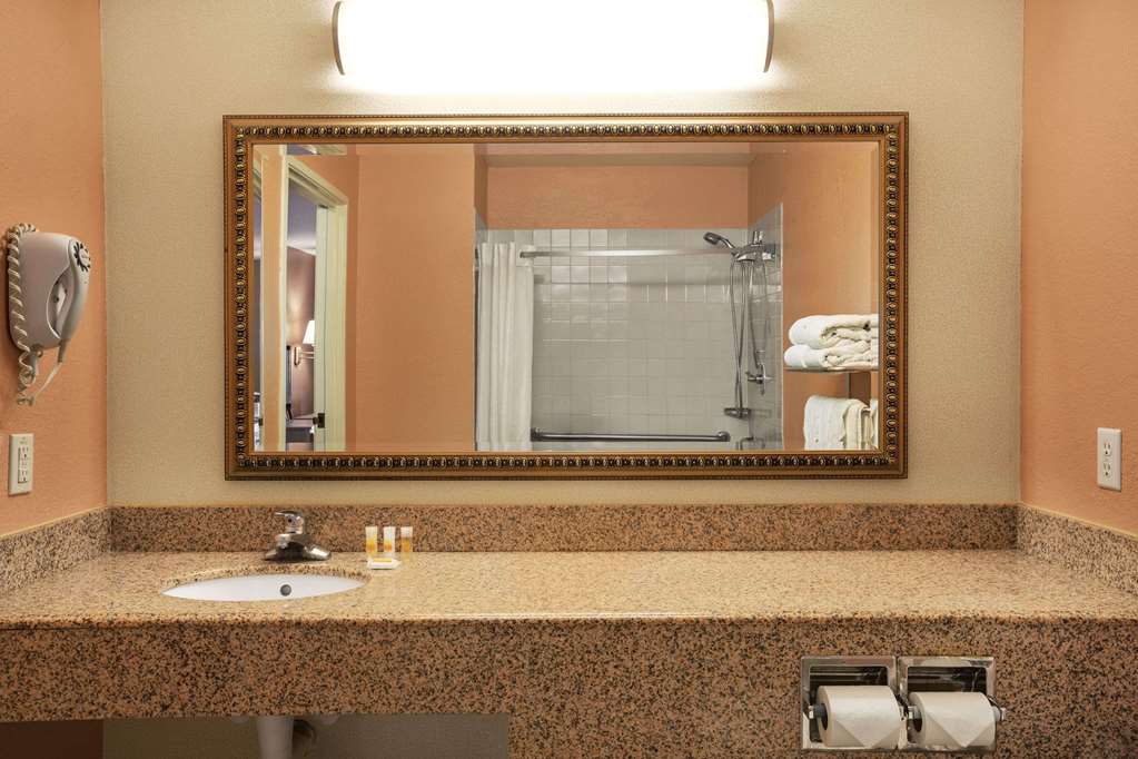 Garner Hotel Phoenix  Surprise