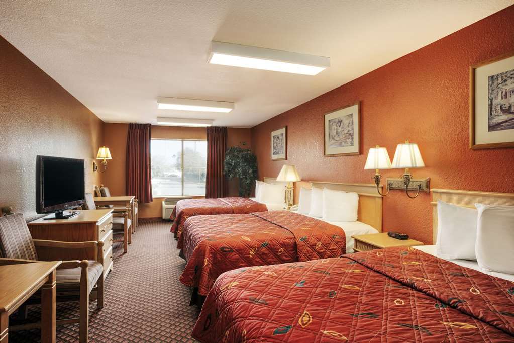 Garner Hotel Phoenix  Surprise