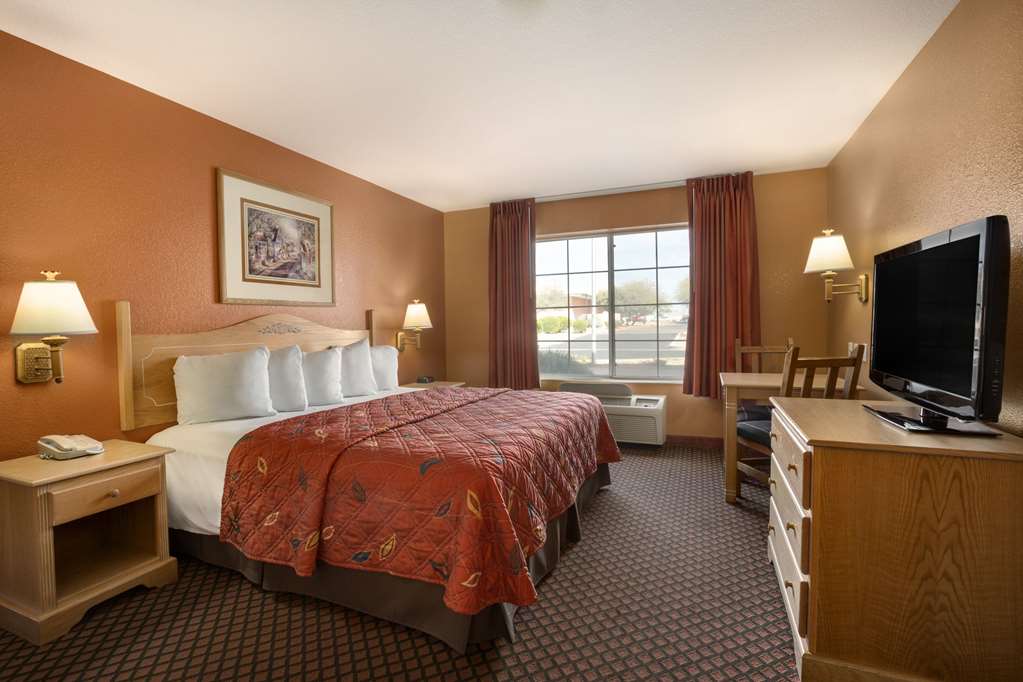 Garner Hotel Phoenix  Surprise
