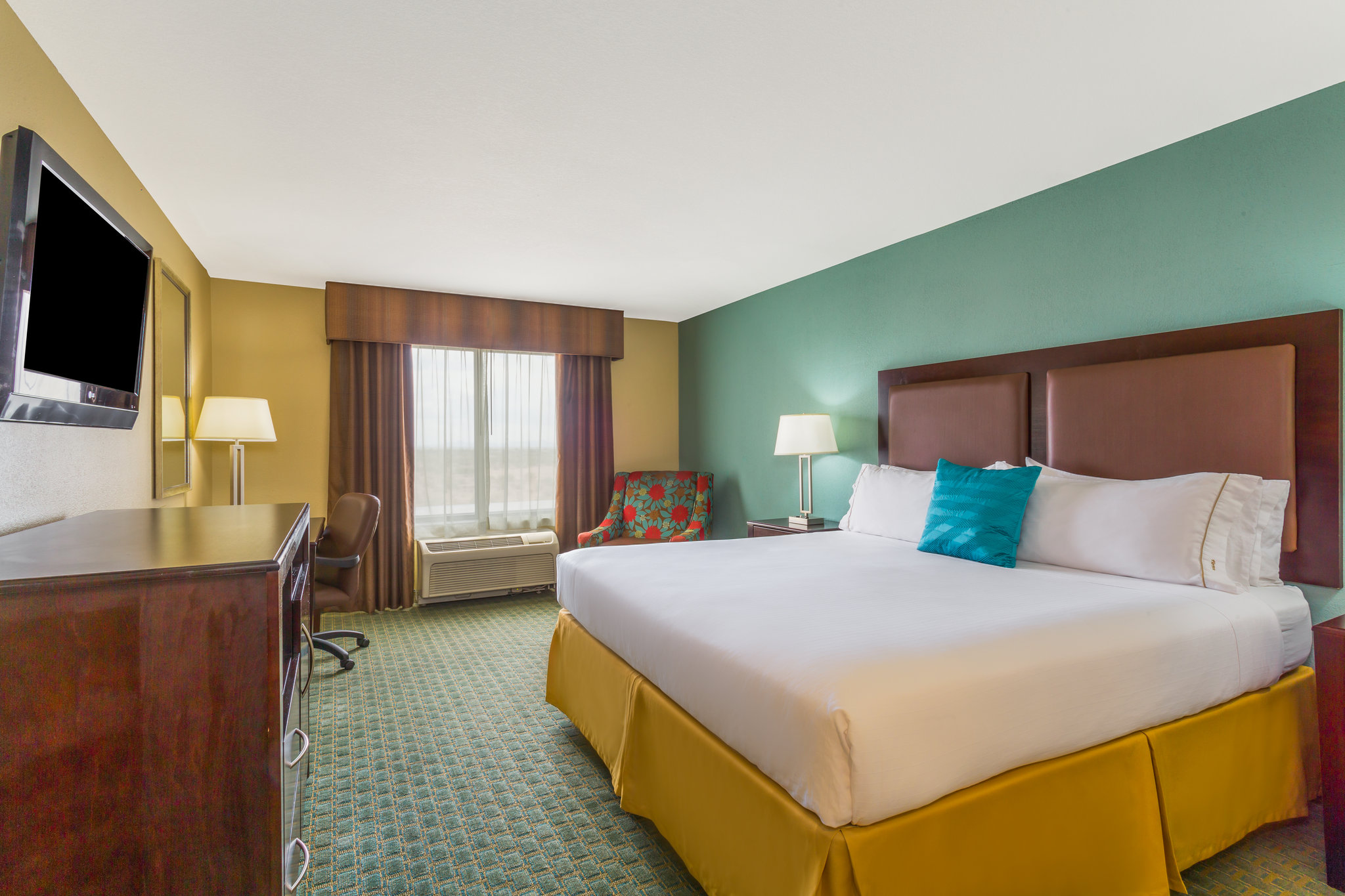 Holiday Inn Express & Suites Surprise