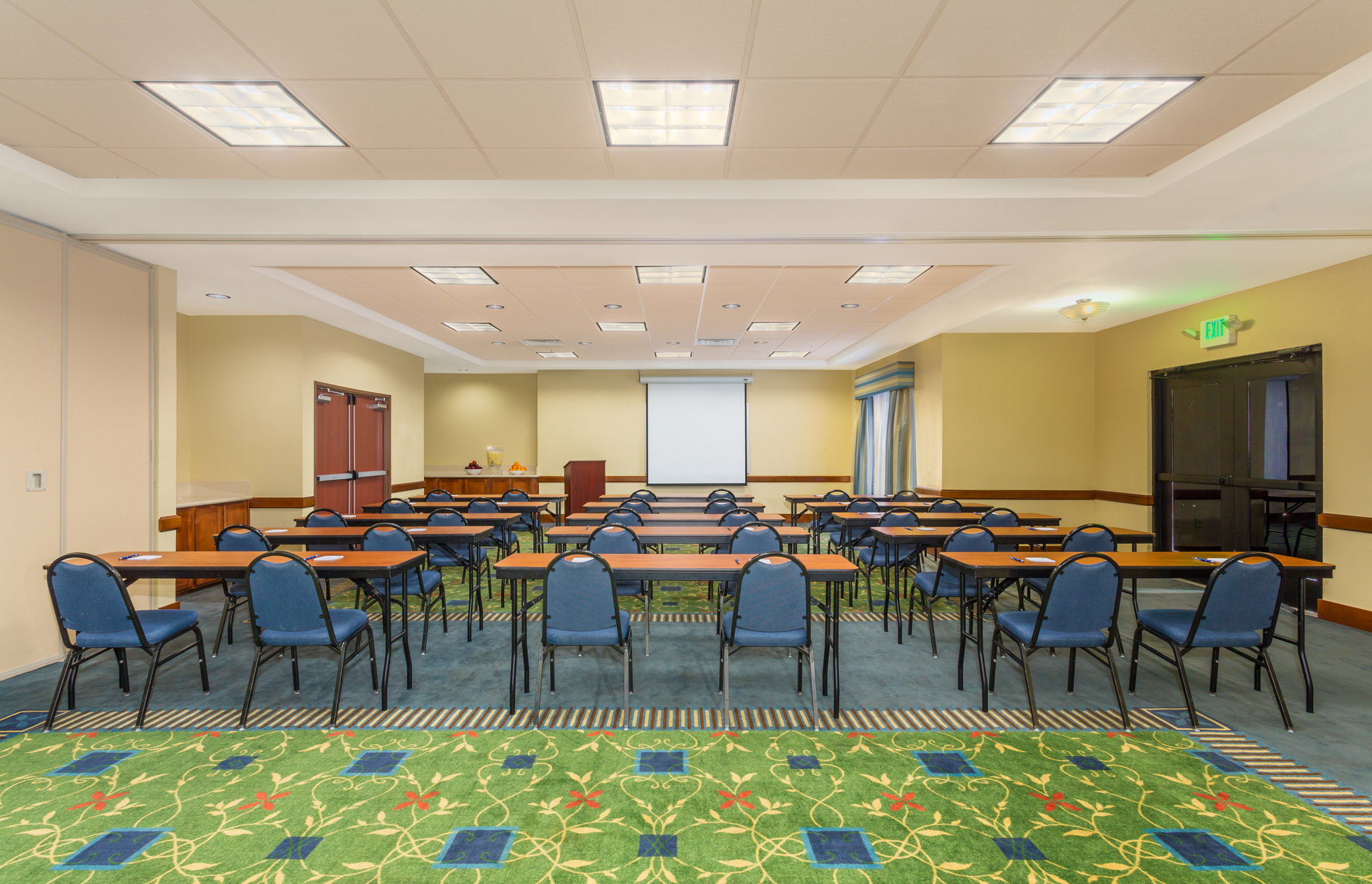 Holiday Inn Express & Suites Surprise