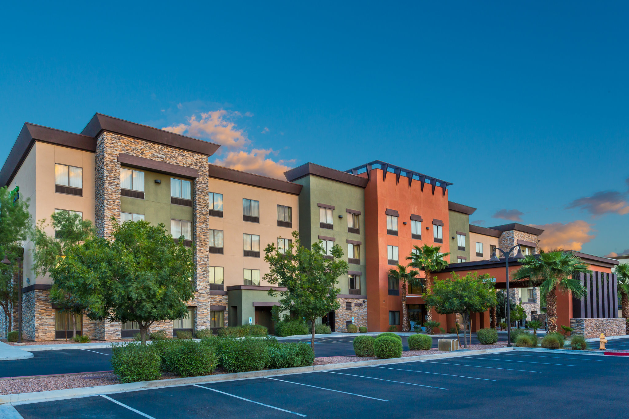 Holiday Inn Express & Suites Surprise