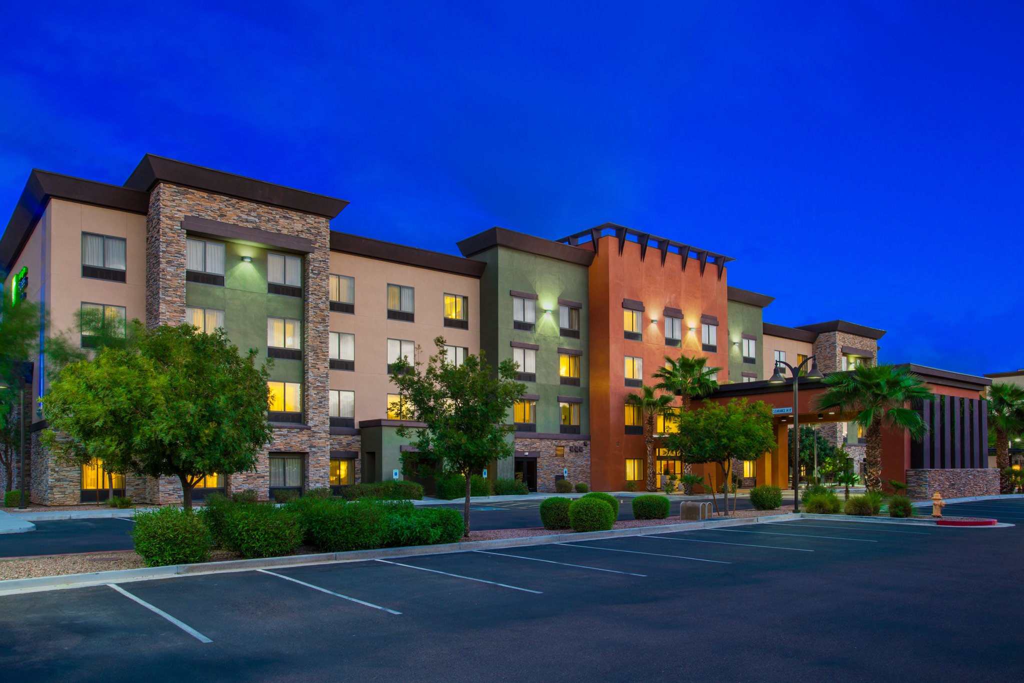 Holiday Inn Express & Suites Surprise