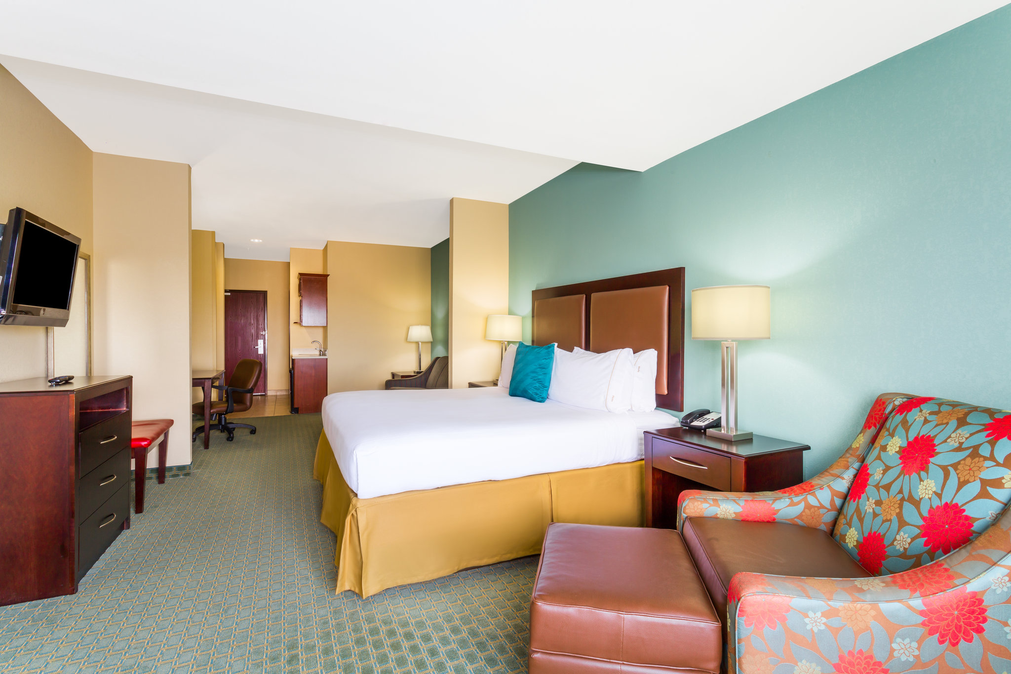 Holiday Inn Express & Suites Surprise
