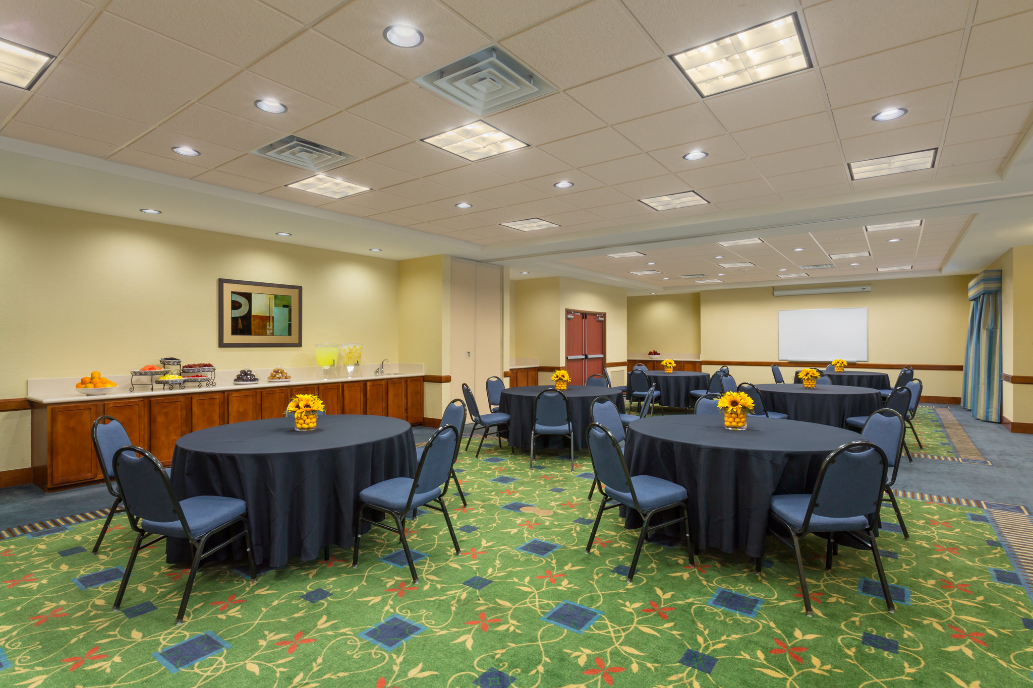 Holiday Inn Express & Suites Surprise