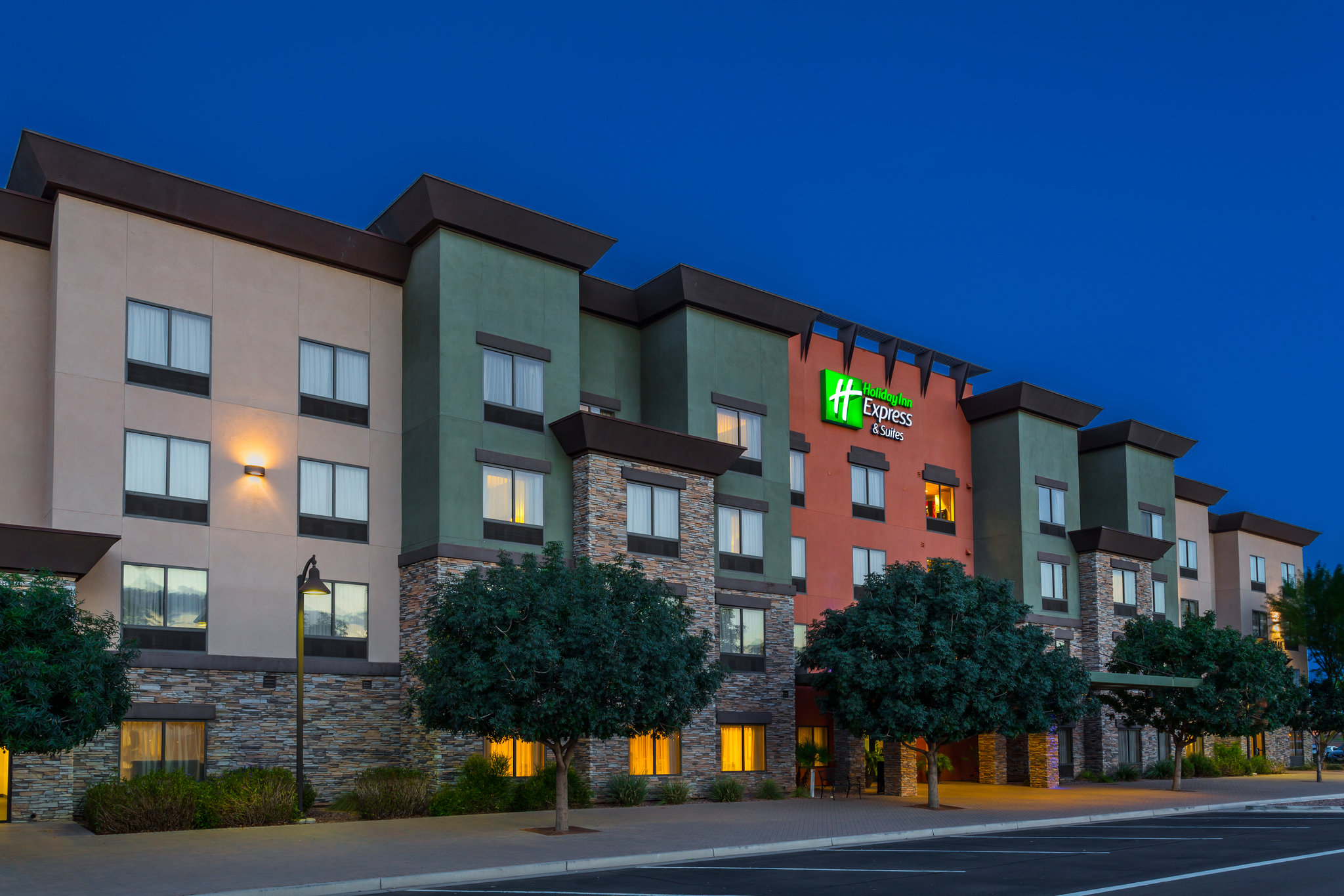 Holiday Inn Express & Suites Surprise