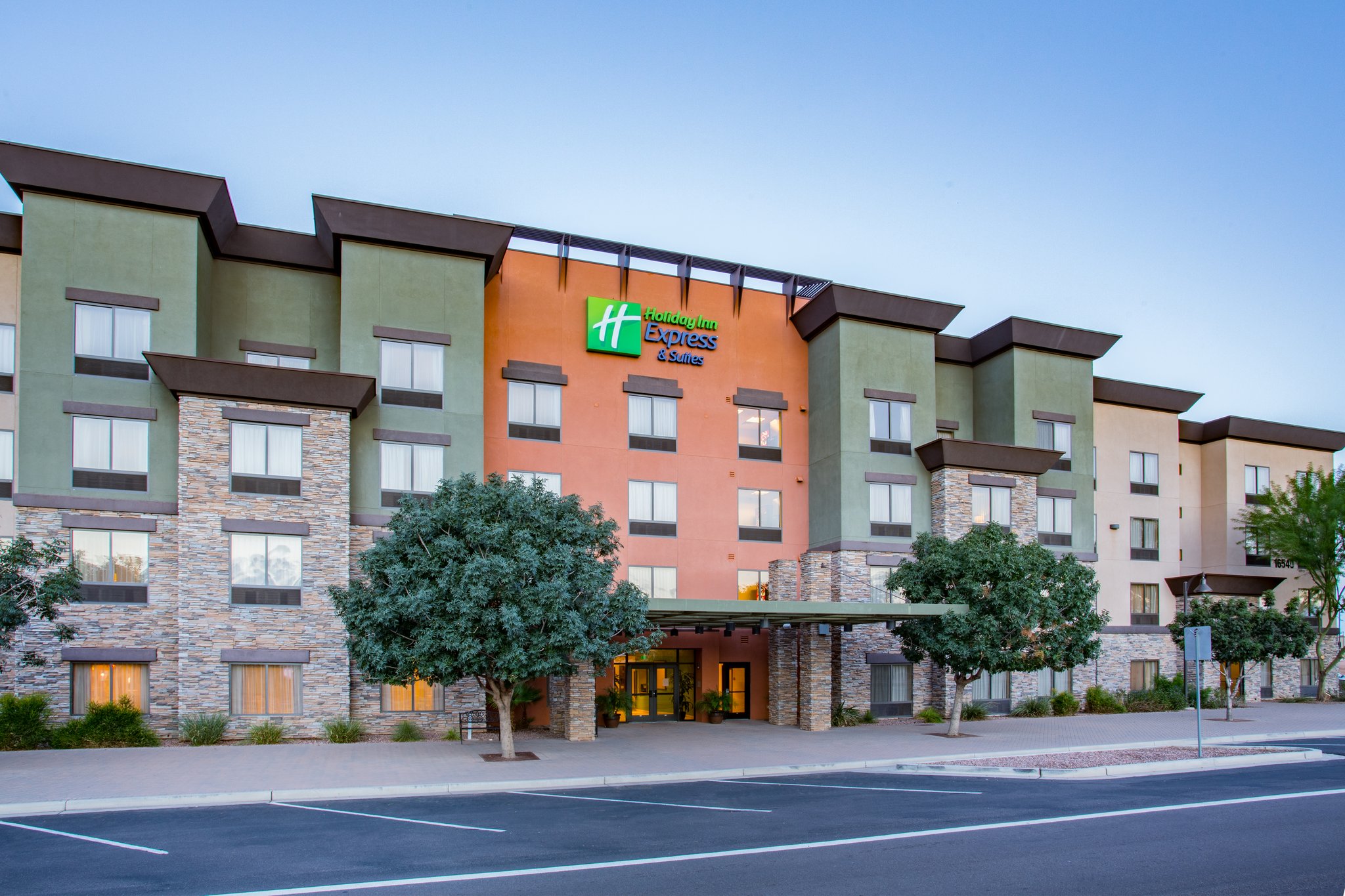 Holiday Inn Express & Suites Surprise