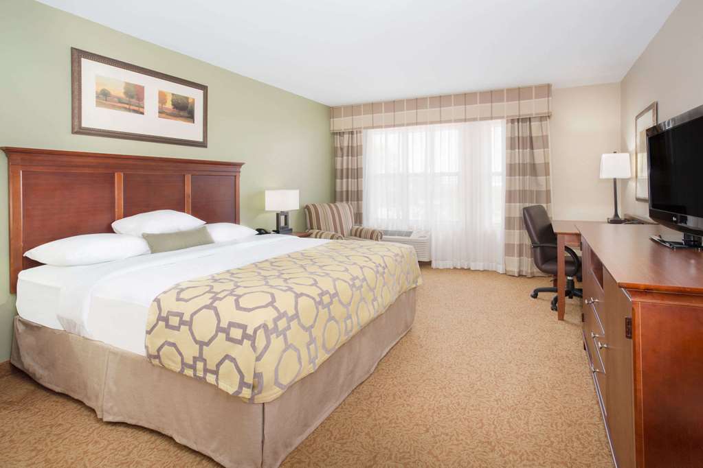 Comfort Inn & Suites Tempe Phoenix Sky Harbor Airport