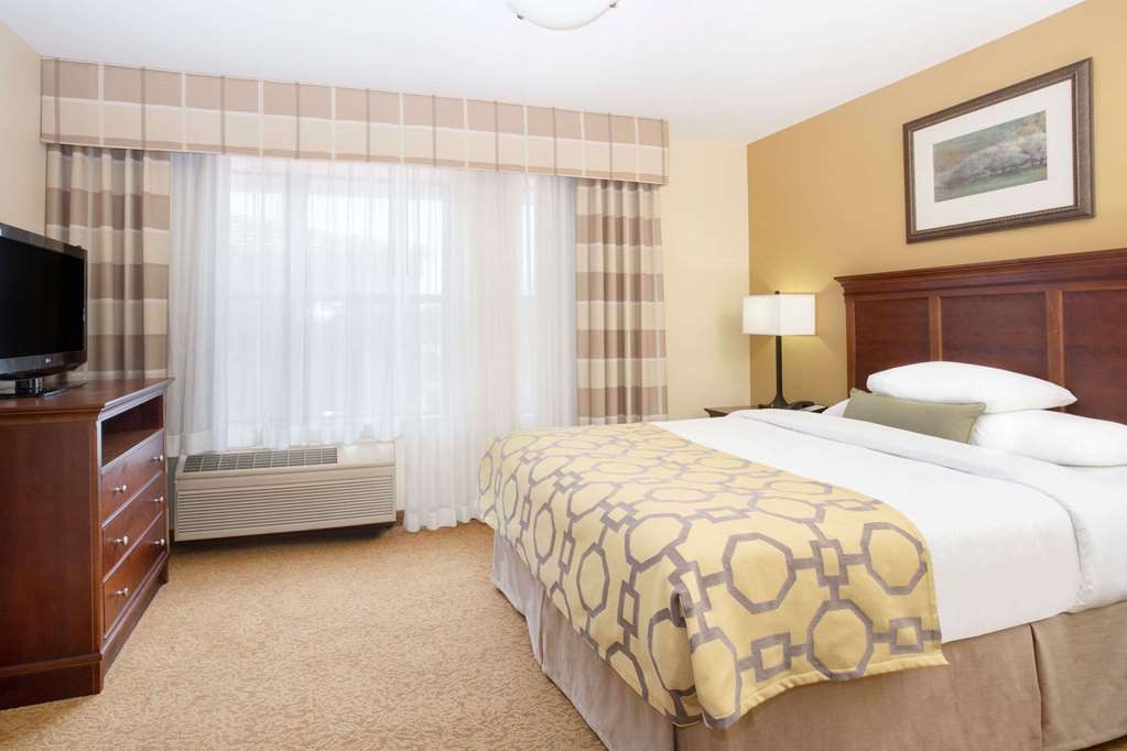 Comfort Inn & Suites Tempe Phoenix Sky Harbor Airport