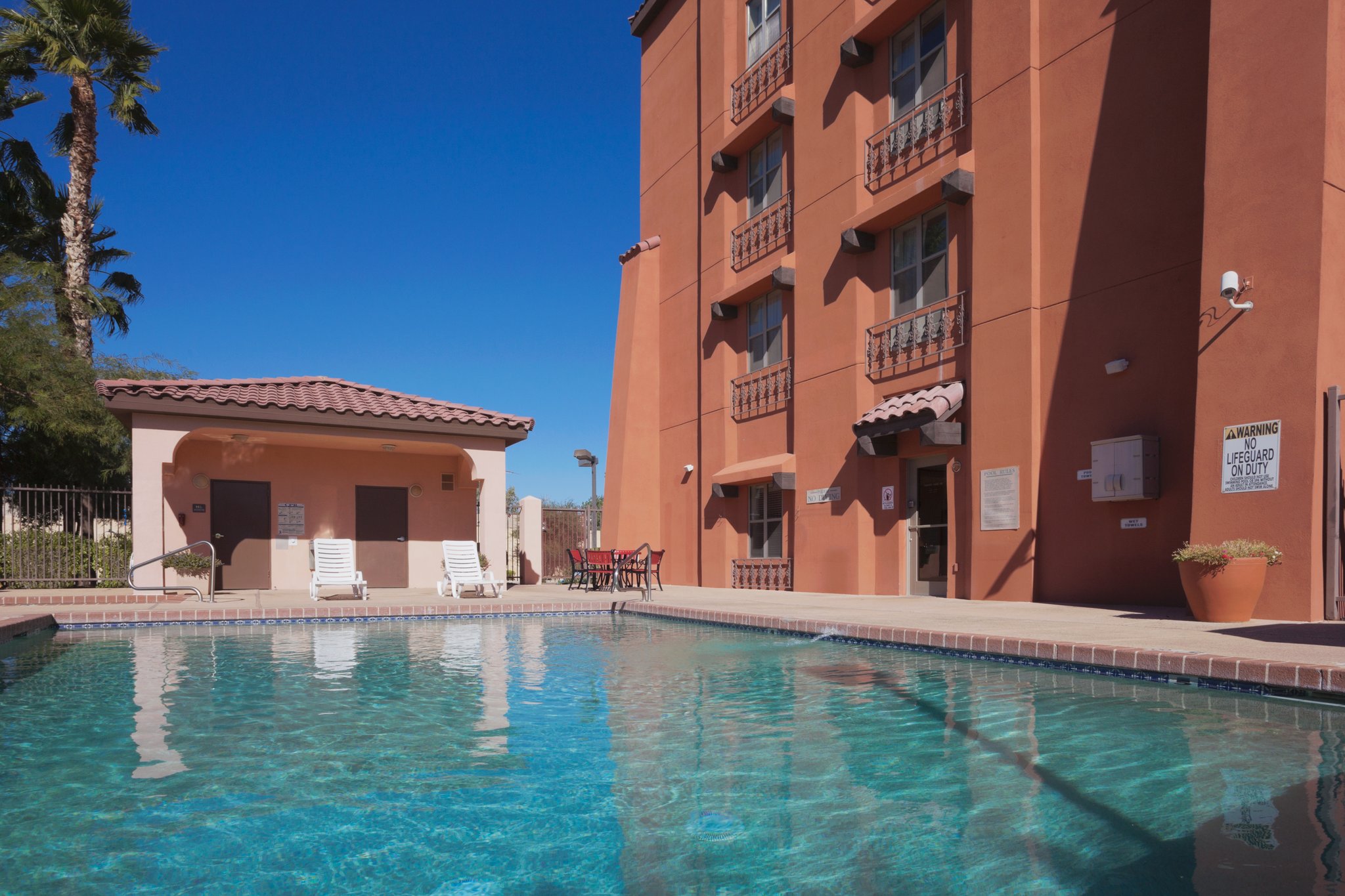 Comfort Inn & Suites Tempe Phoenix Sky Harbor Airport