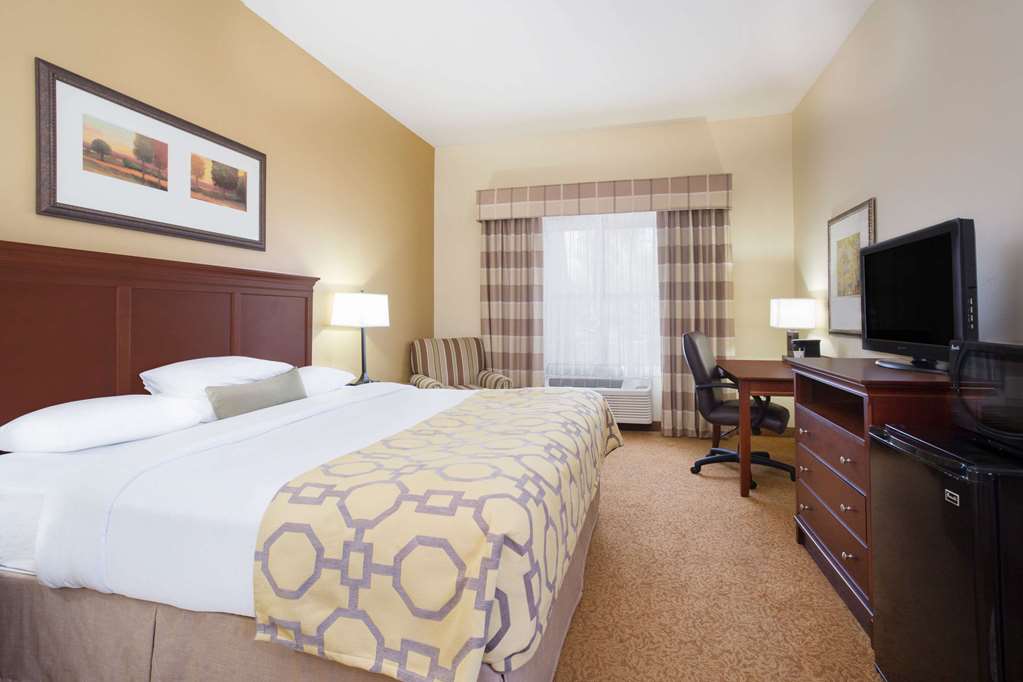 Comfort Inn & Suites Tempe Phoenix Sky Harbor Airport