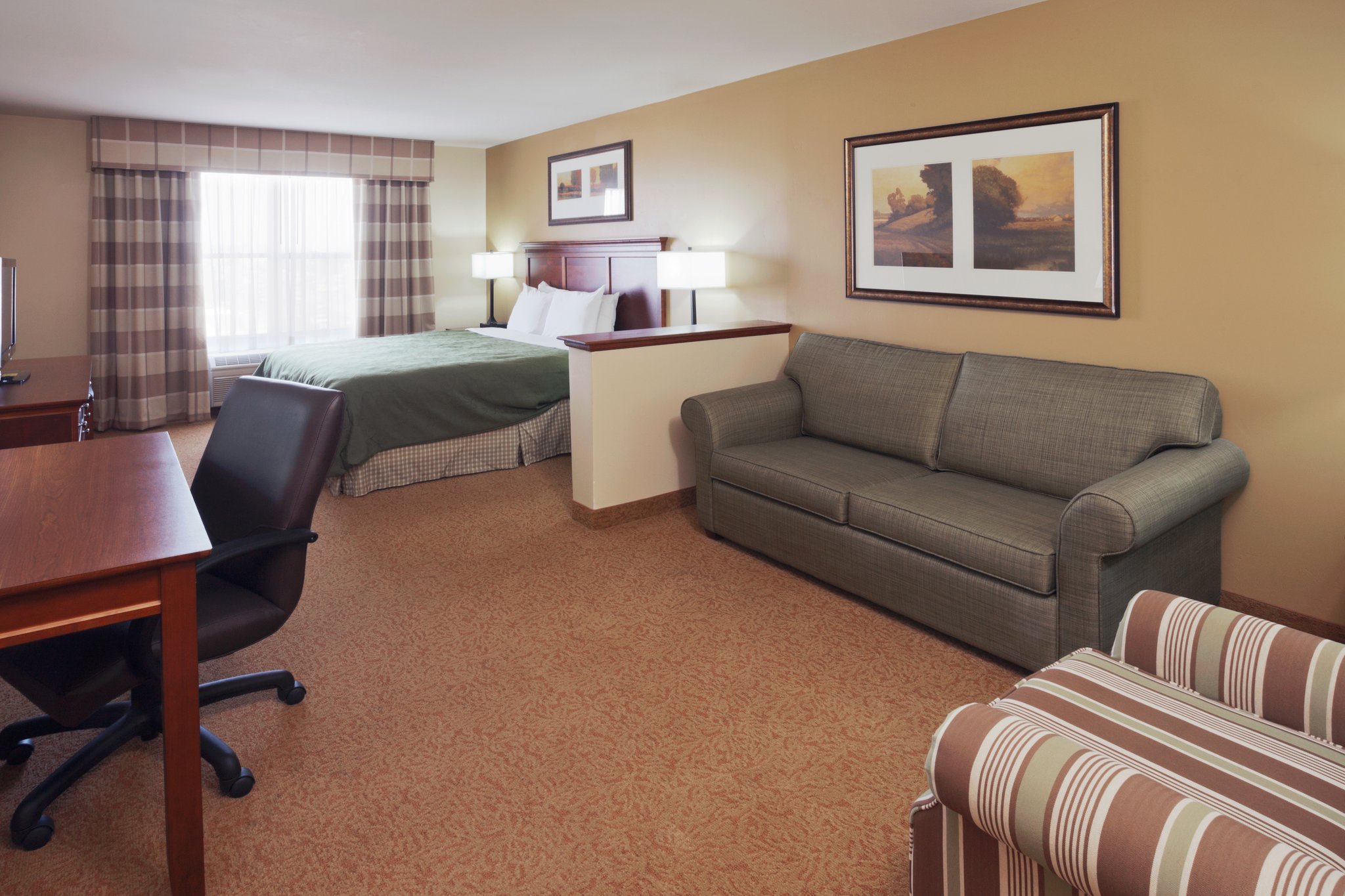Comfort Inn & Suites Tempe Phoenix Sky Harbor Airport