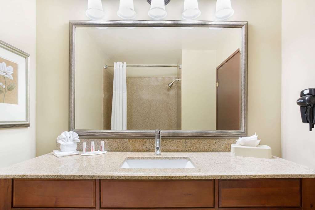 Comfort Inn & Suites Tempe Phoenix Sky Harbor Airport