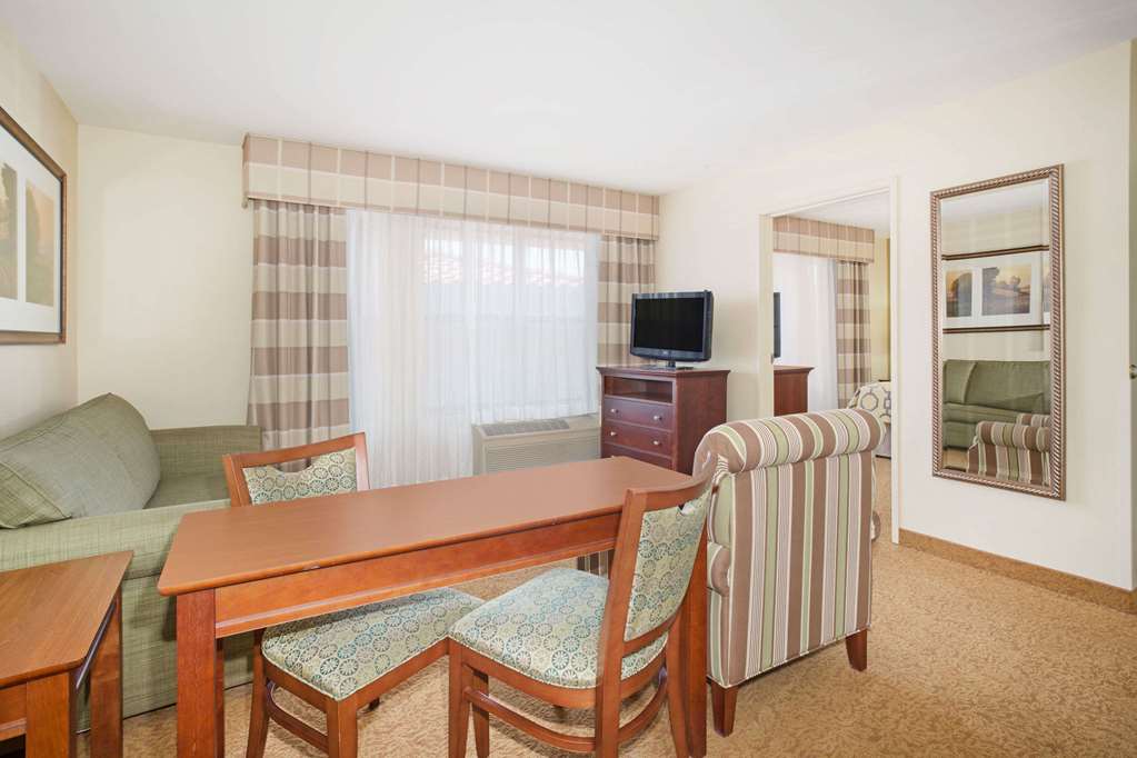 Comfort Inn & Suites Tempe Phoenix Sky Harbor Airport