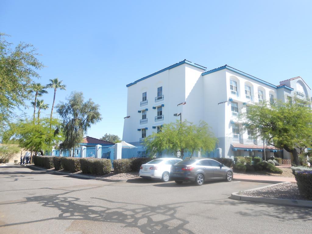 Comfort Inn & Suites Tempe Phoenix Sky Harbor Airport