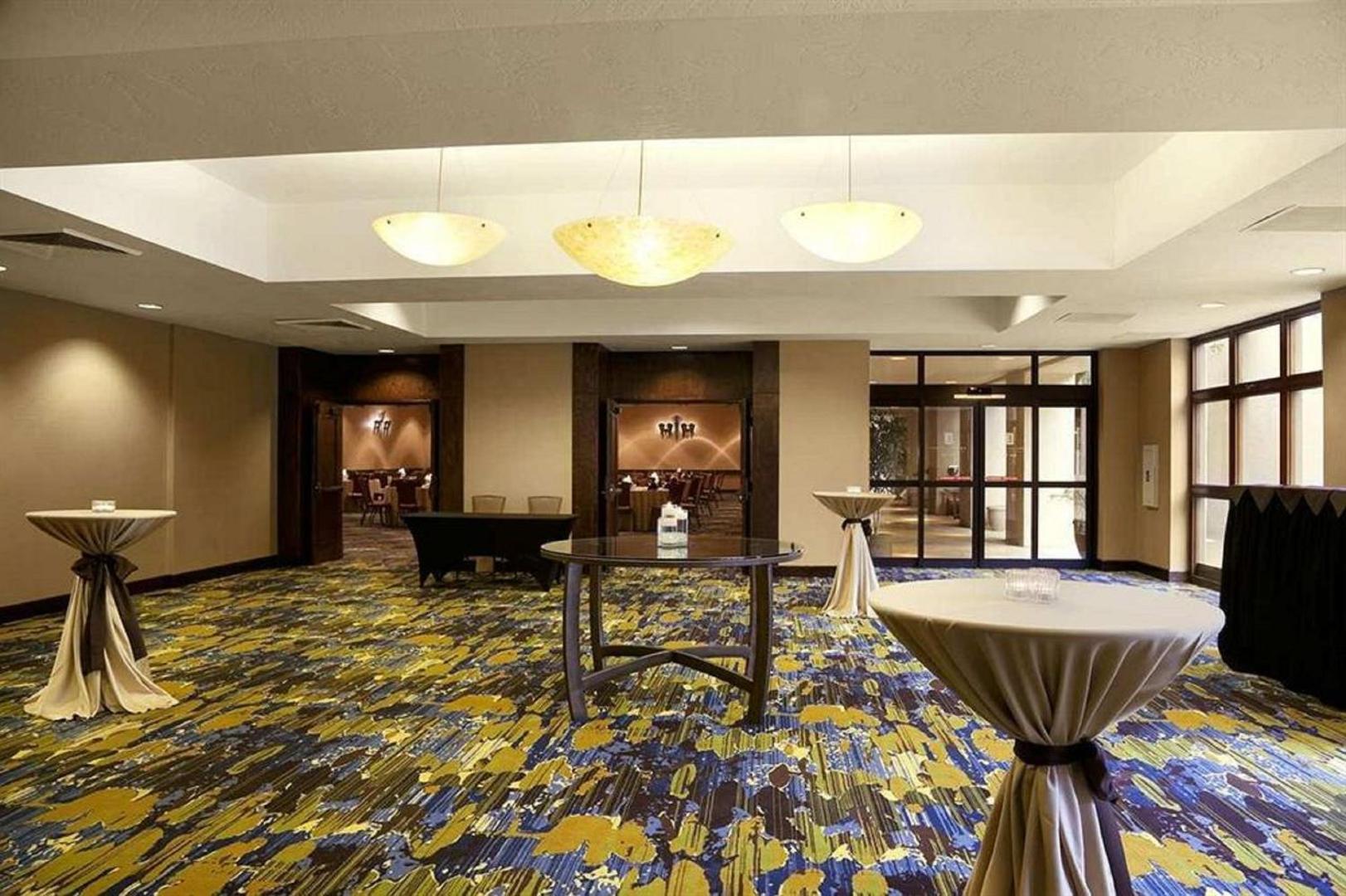 Embassy Suites by Hilton Phoenix Tempe