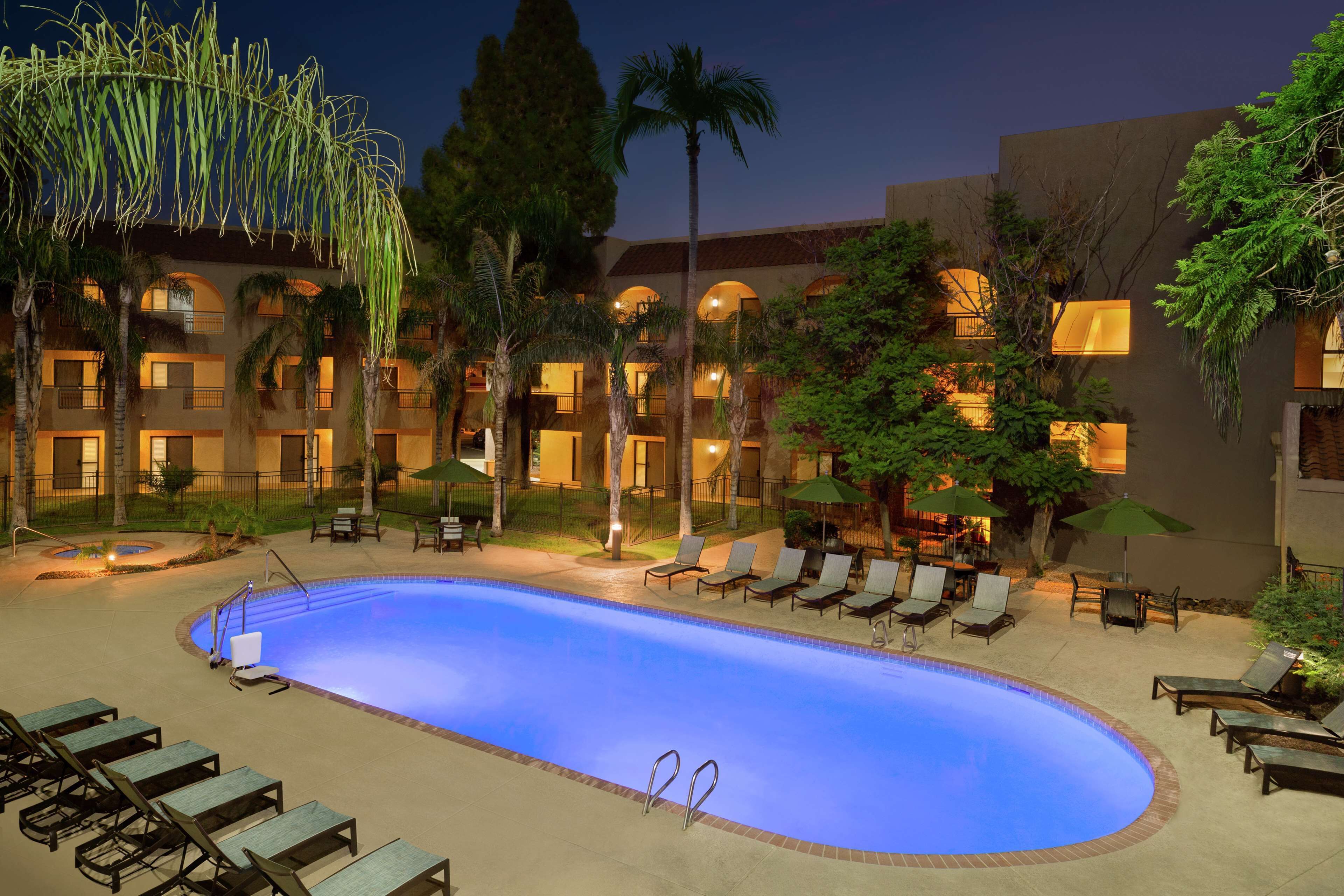 Embassy Suites by Hilton Phoenix Tempe