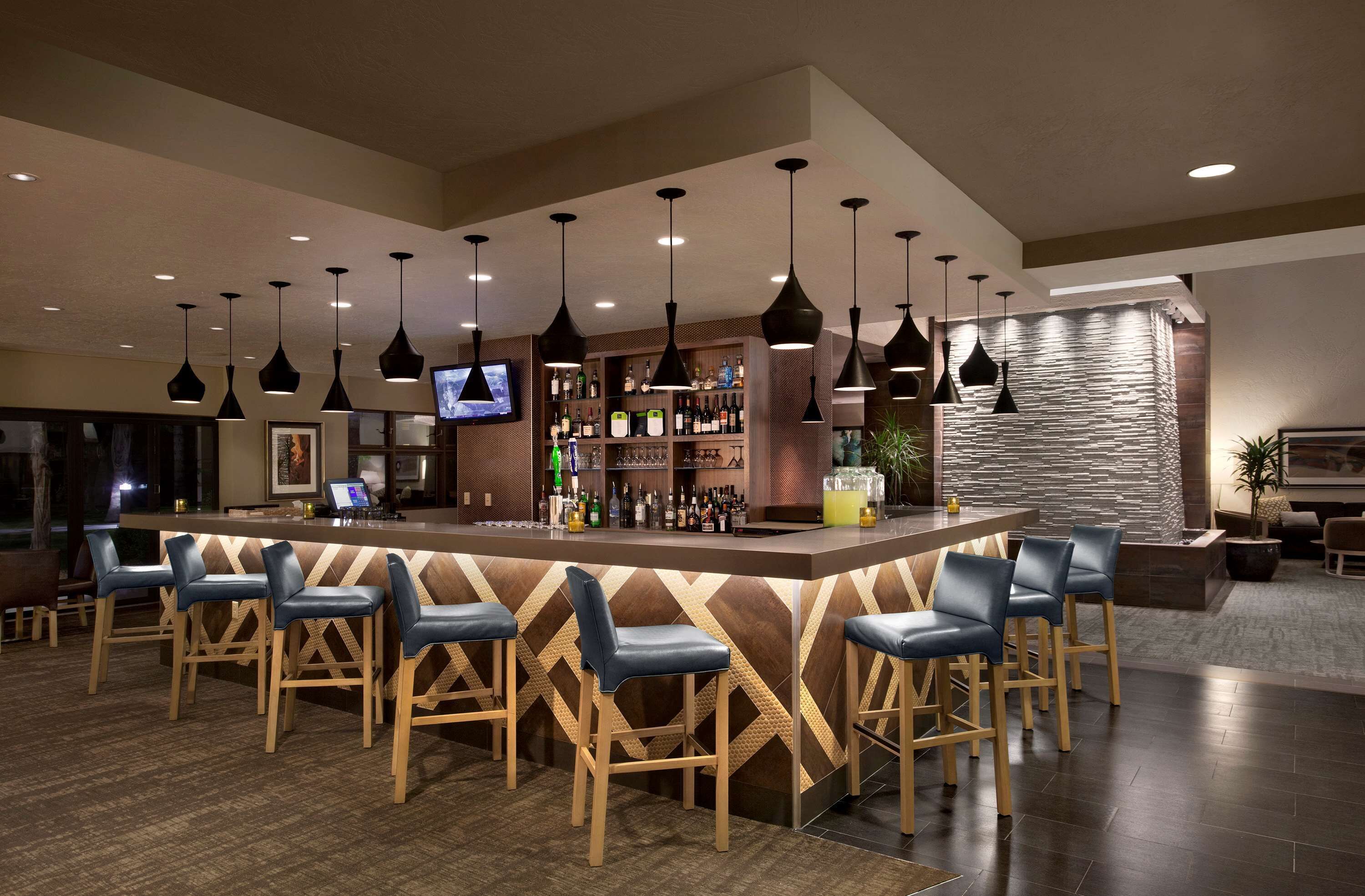 Embassy Suites by Hilton Phoenix Tempe