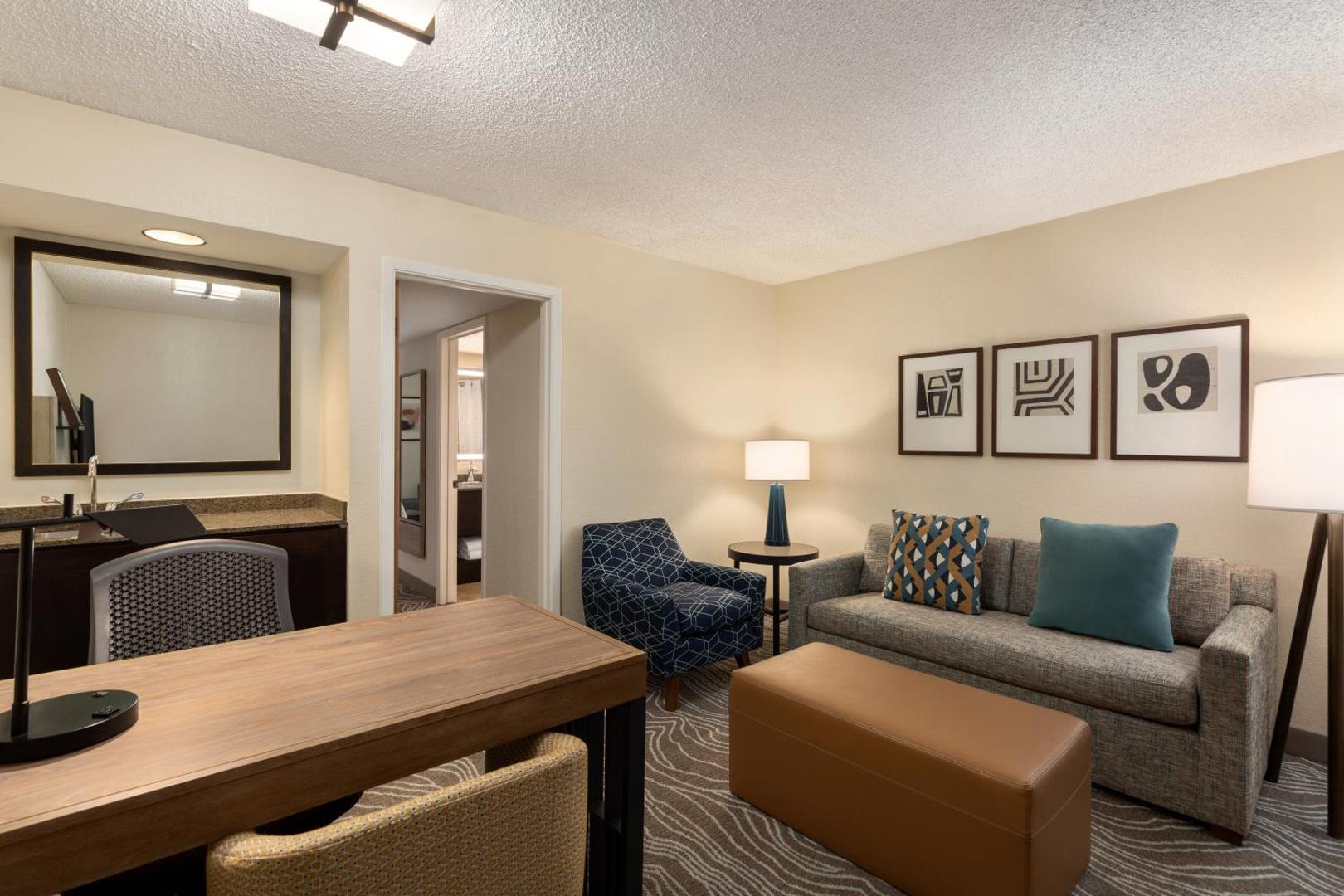 Embassy Suites by Hilton Phoenix Tempe