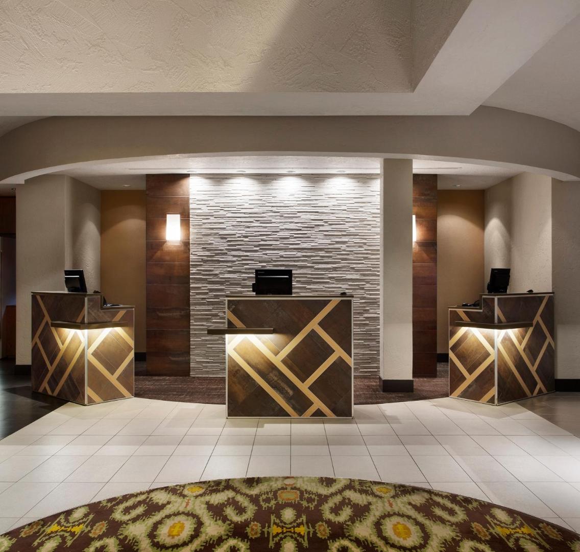 Embassy Suites by Hilton Phoenix Tempe