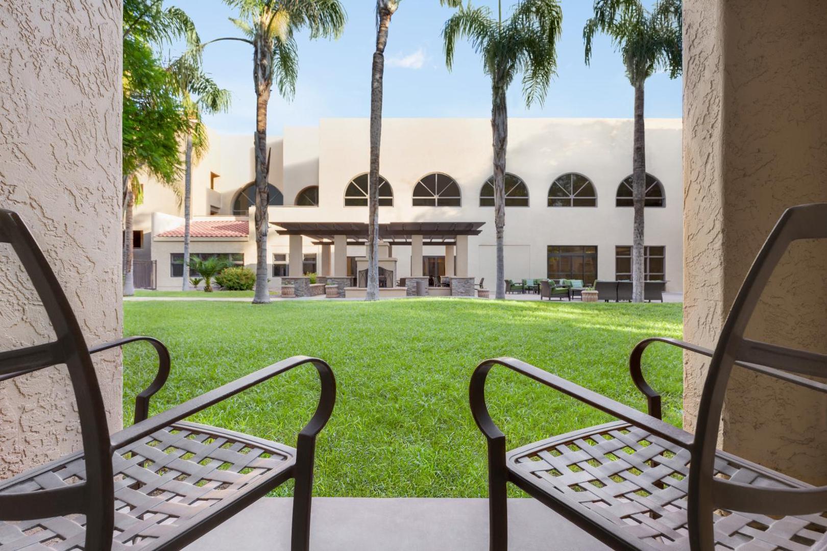 Embassy Suites by Hilton Phoenix Tempe