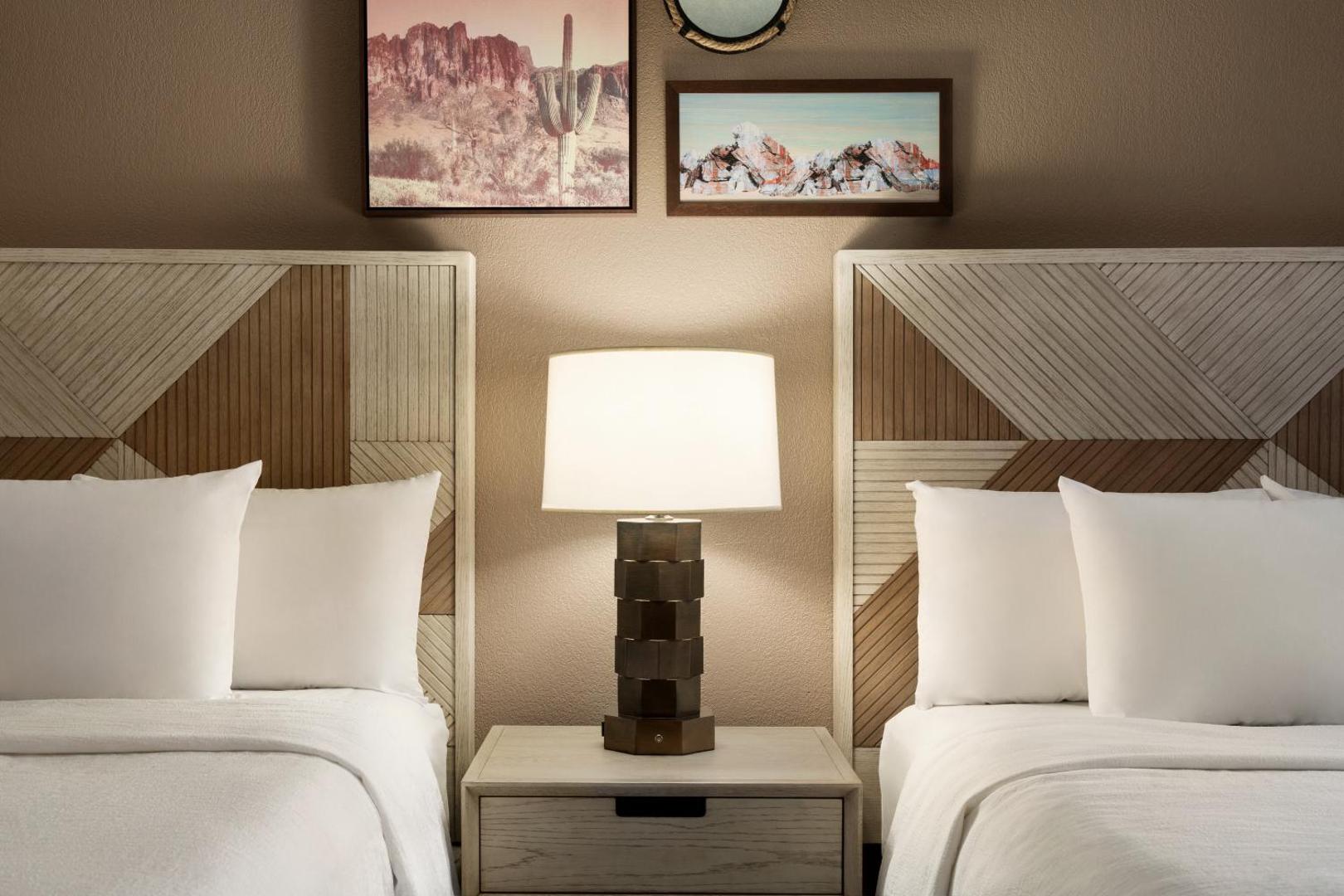Embassy Suites by Hilton Phoenix Tempe